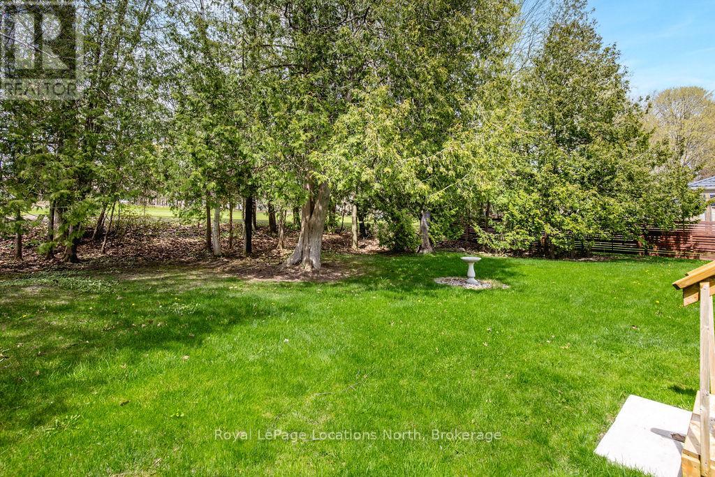 40 FAIRWAY CRESCENT - 28