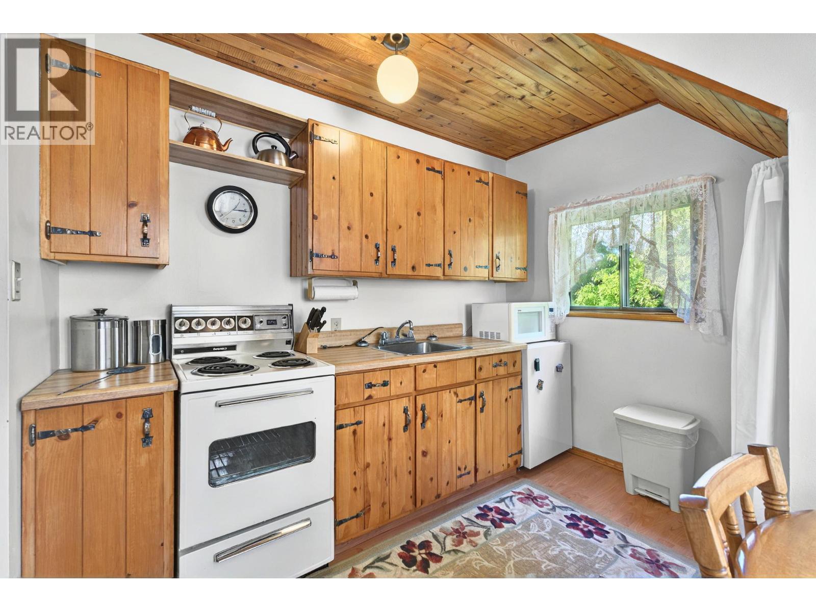 3025 Naramata Road, Naramata