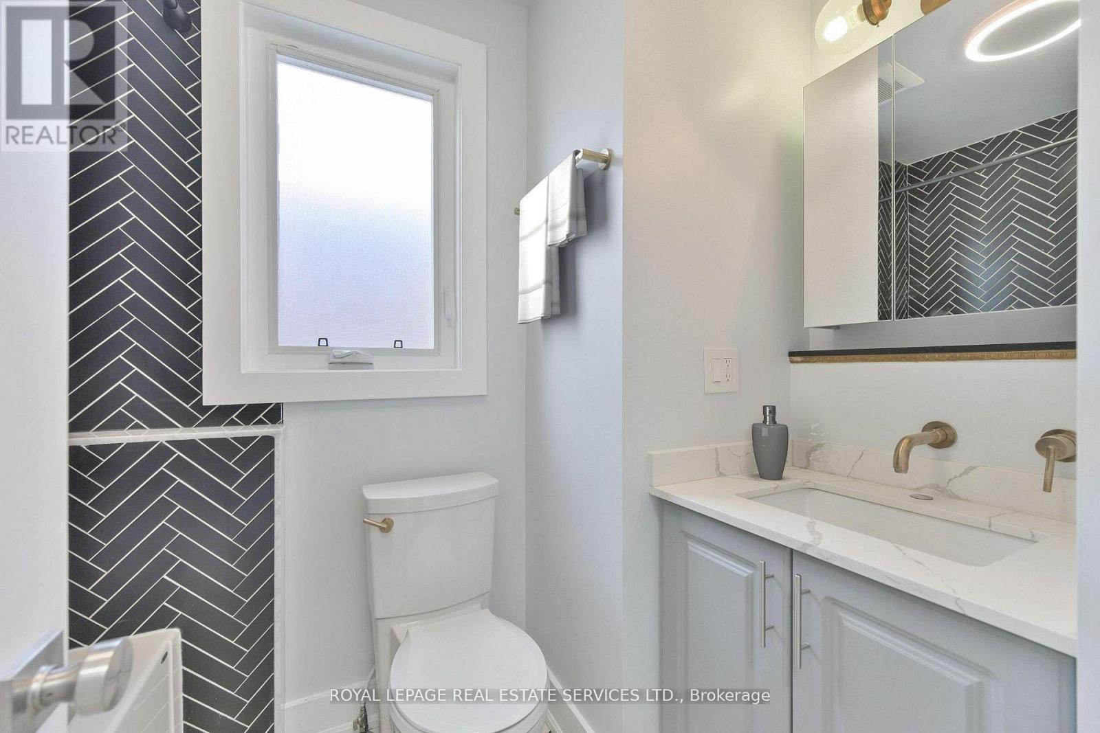 8 PRITCHARD AVENUE - 22