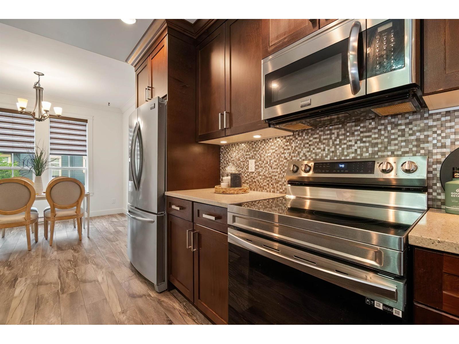 43 45290 SOOWAHLIE CRESCENT, Garrison Crossing, Chilliwack