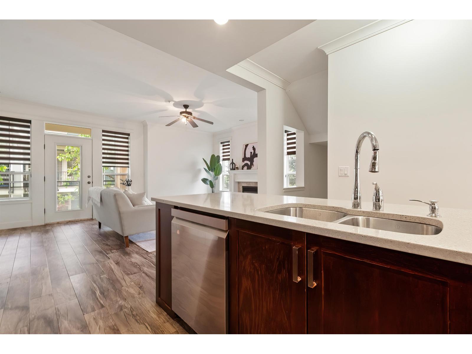 43 45290 SOOWAHLIE CRESCENT, Garrison Crossing, Chilliwack