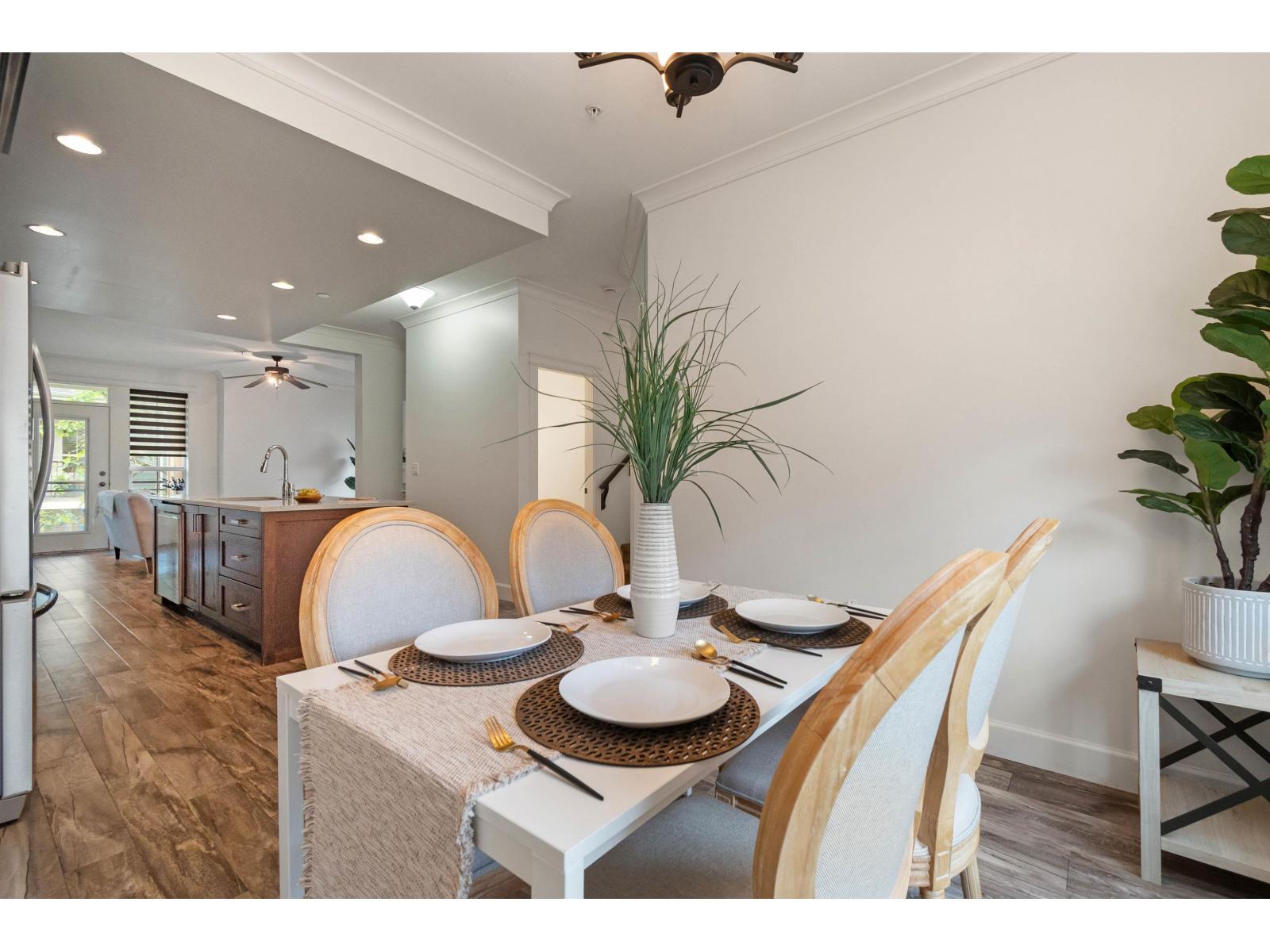 43 45290 SOOWAHLIE CRESCENT, Garrison Crossing, Chilliwack