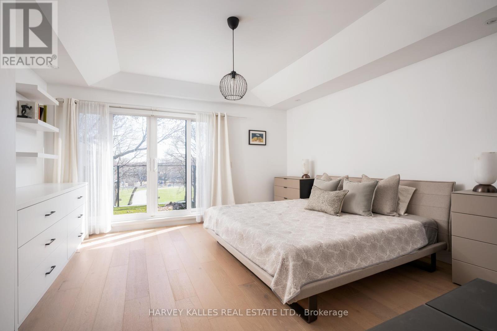 38 ALAMEDA AVENUE - 23