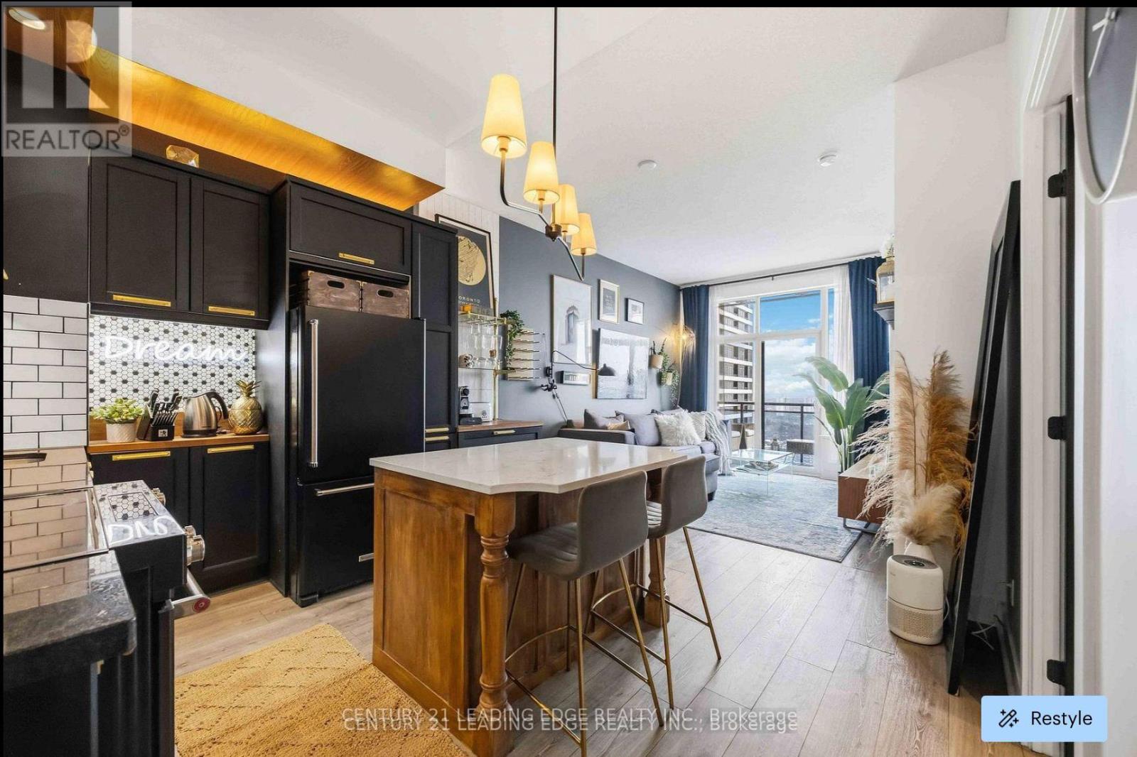 #2203 28 LINDEN STREET - 1