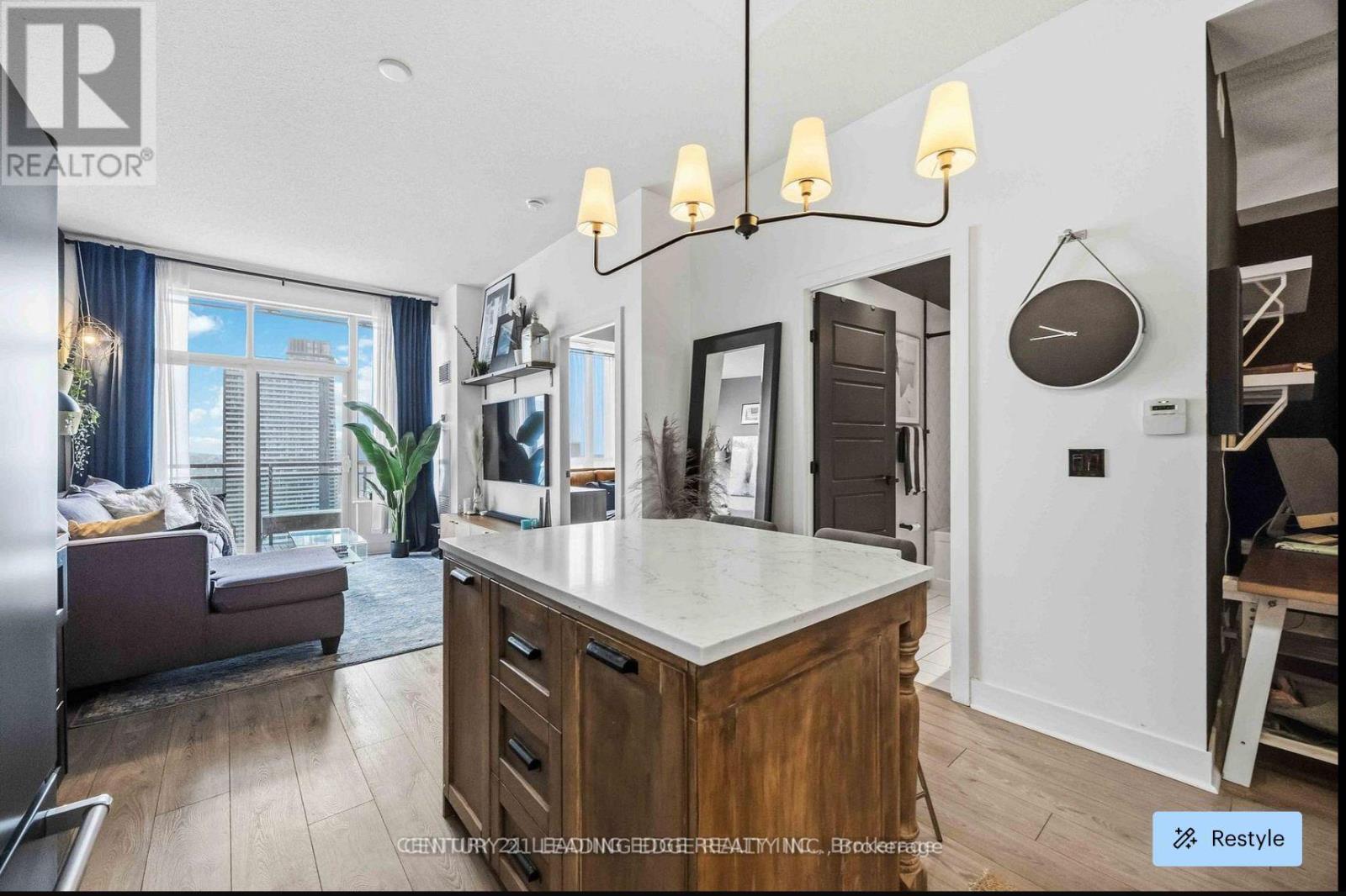 #2203 28 LINDEN STREET - 5