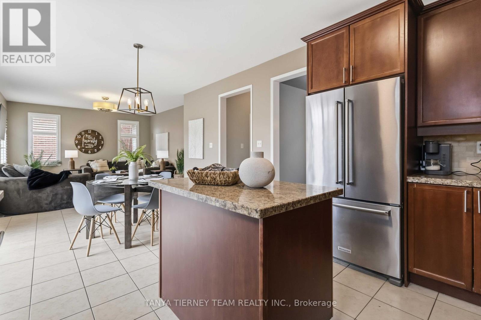 2315 HACKETT PLACE - 16