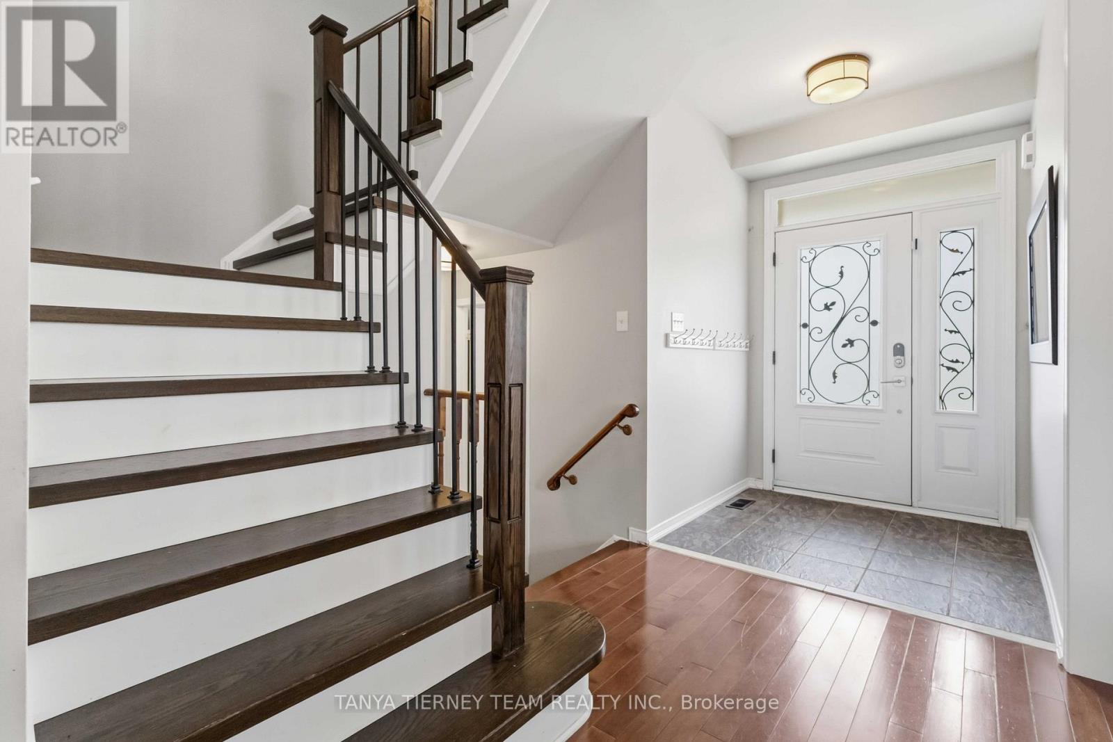 2315 HACKETT PLACE - 29