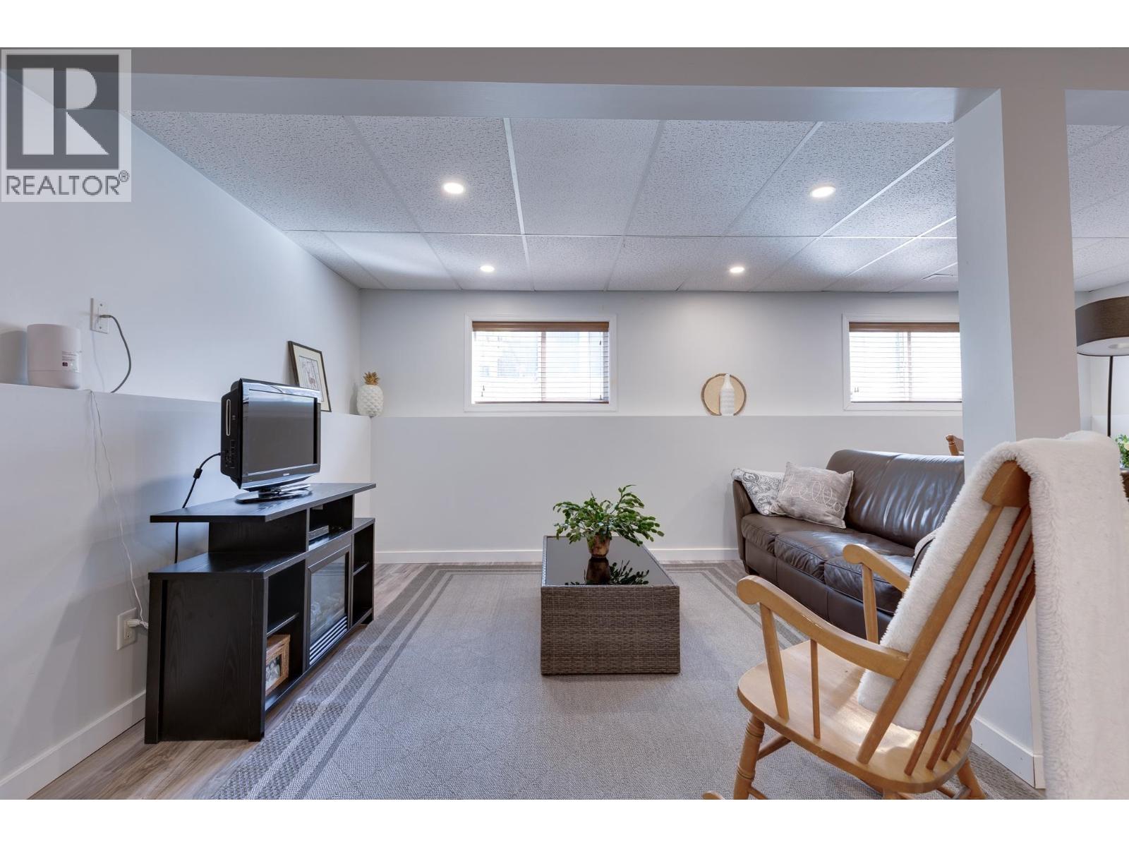 3531 CHARTWELL AVENUE - 26