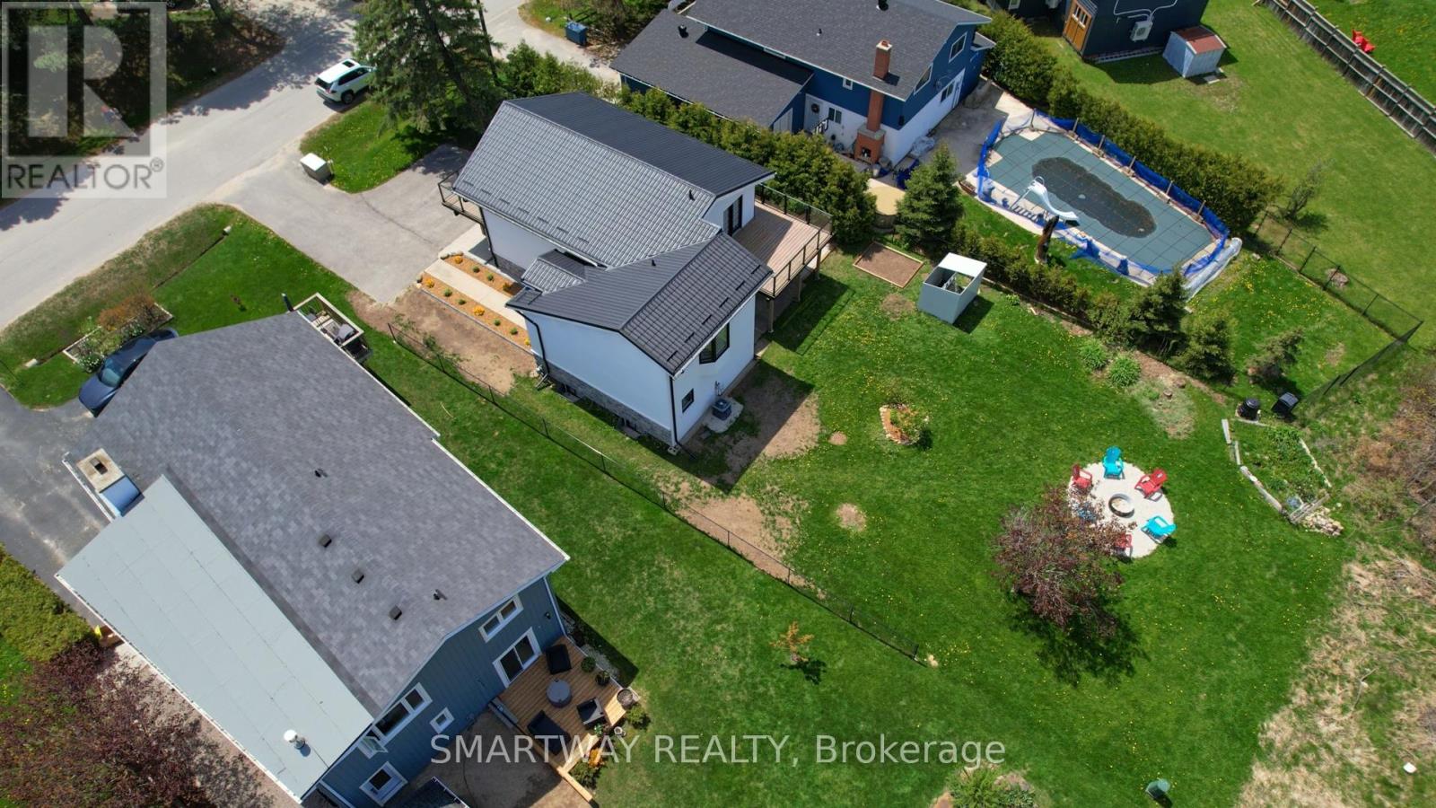 107 CAMPBELL CRESCENT - 47