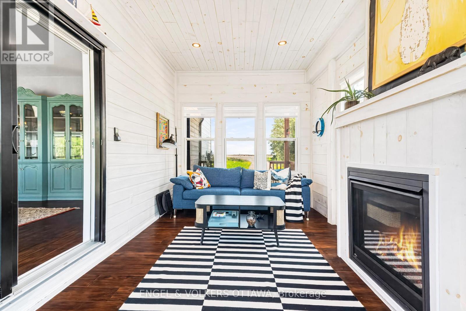 2882 BAY ROAD - 22
