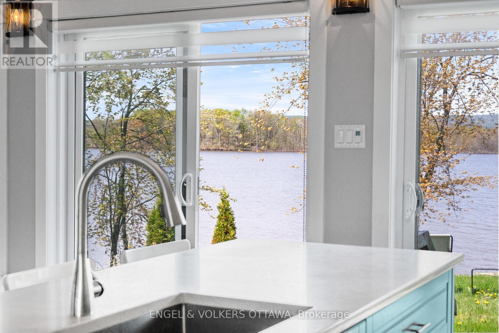 2882 BAY ROAD - 13