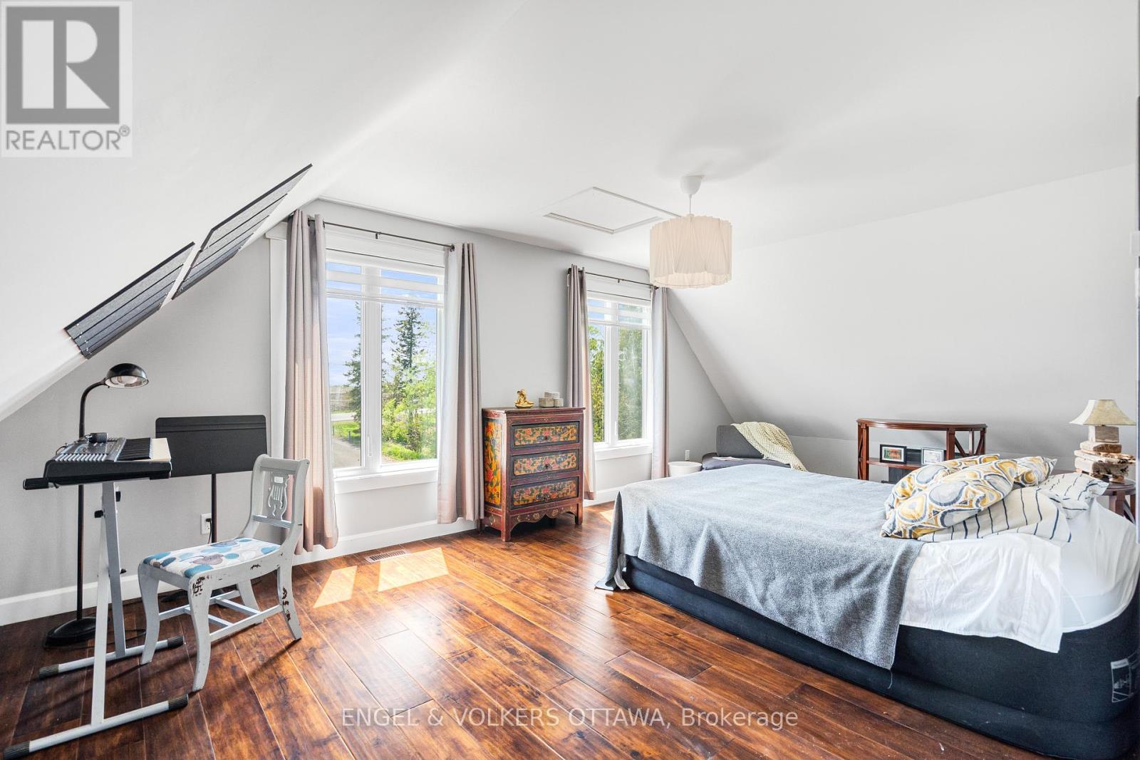 2882 BAY ROAD - 36