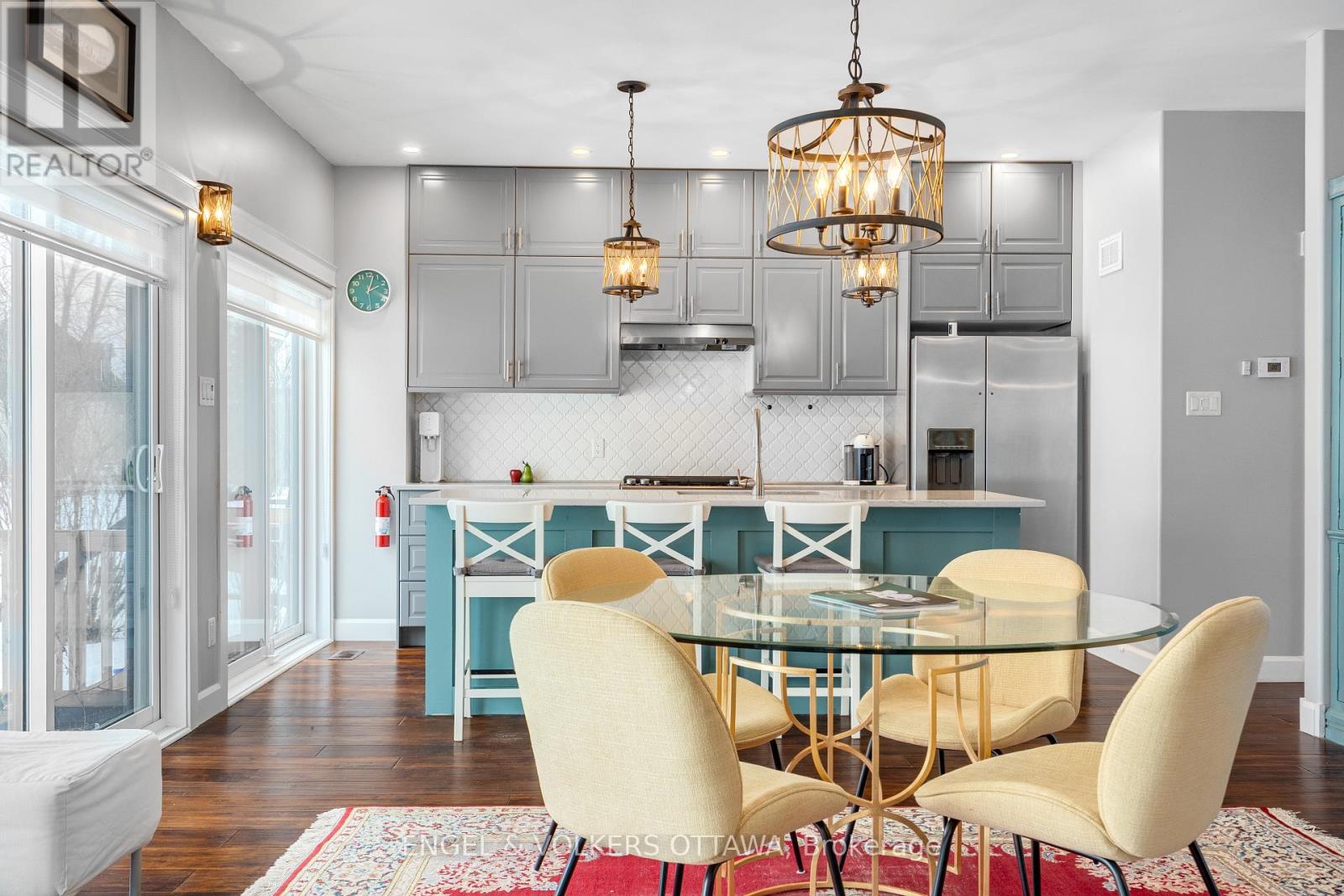 2882 BAY ROAD - 8