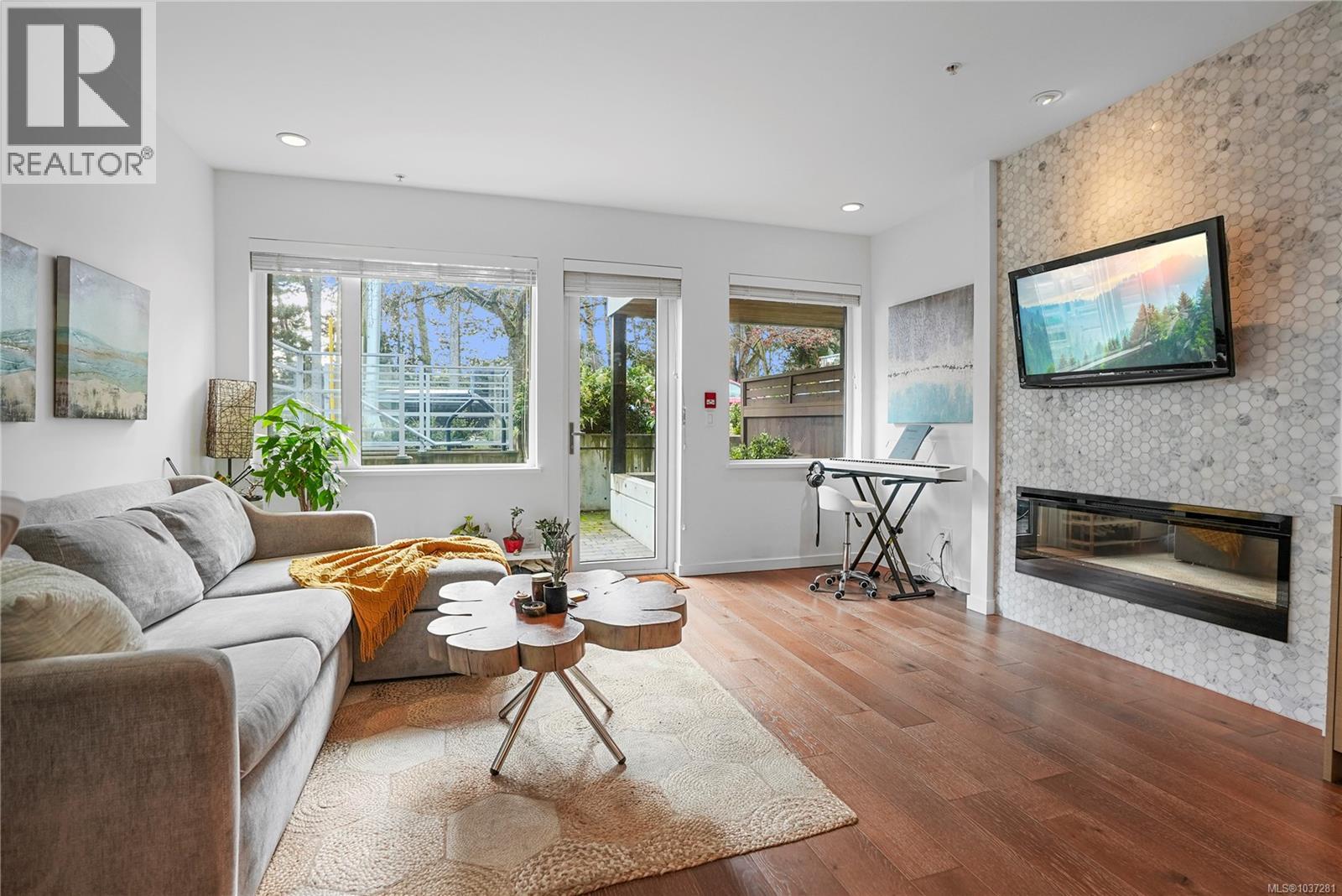 102 1014 Park Blvd, Victoria