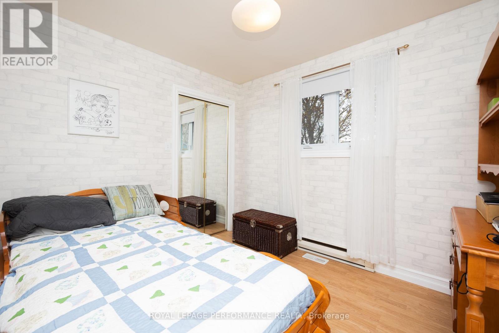 44 VICTORIA STREET W - 23