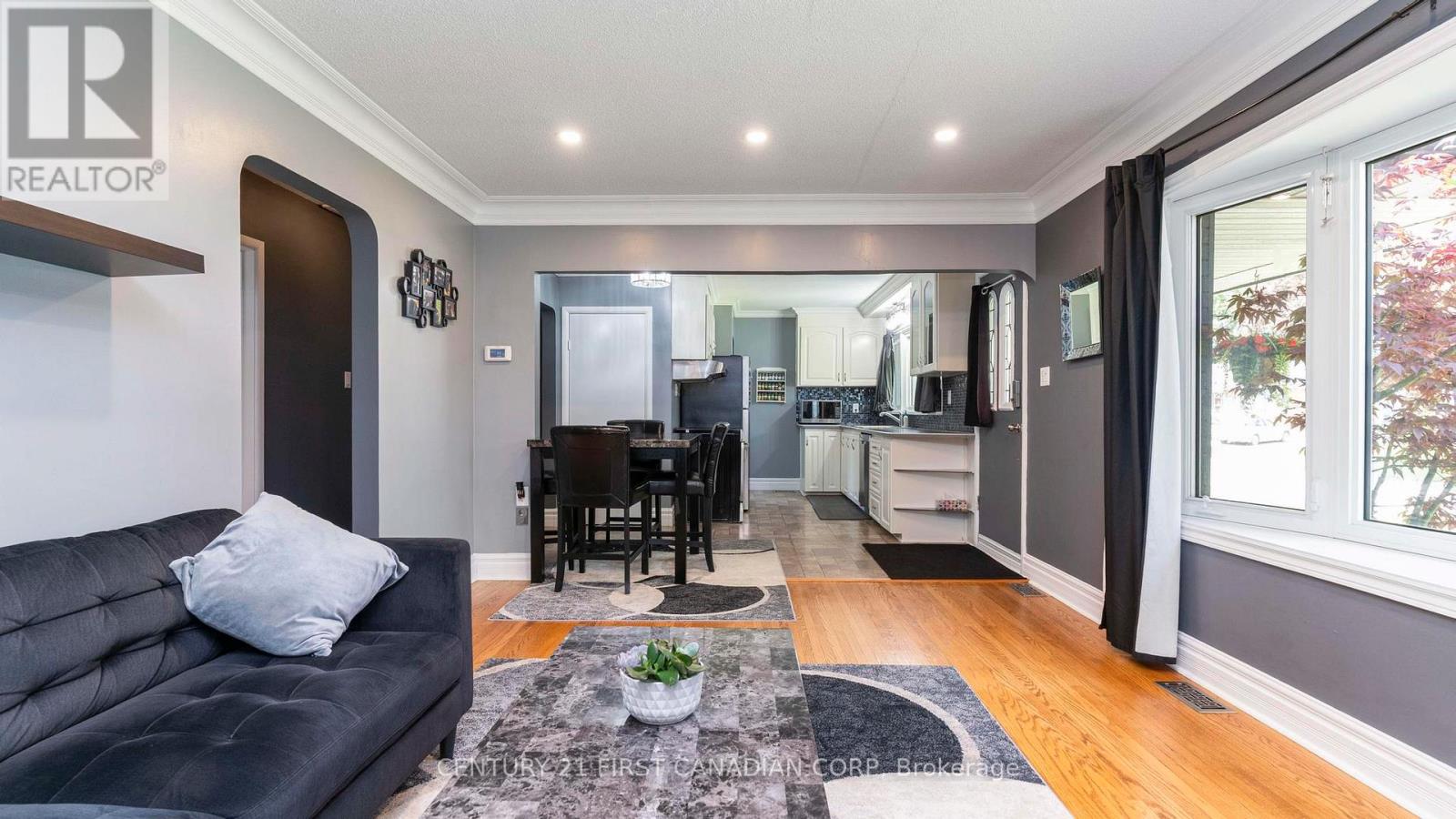 85 ALGONQUIN CRESCENT - 10