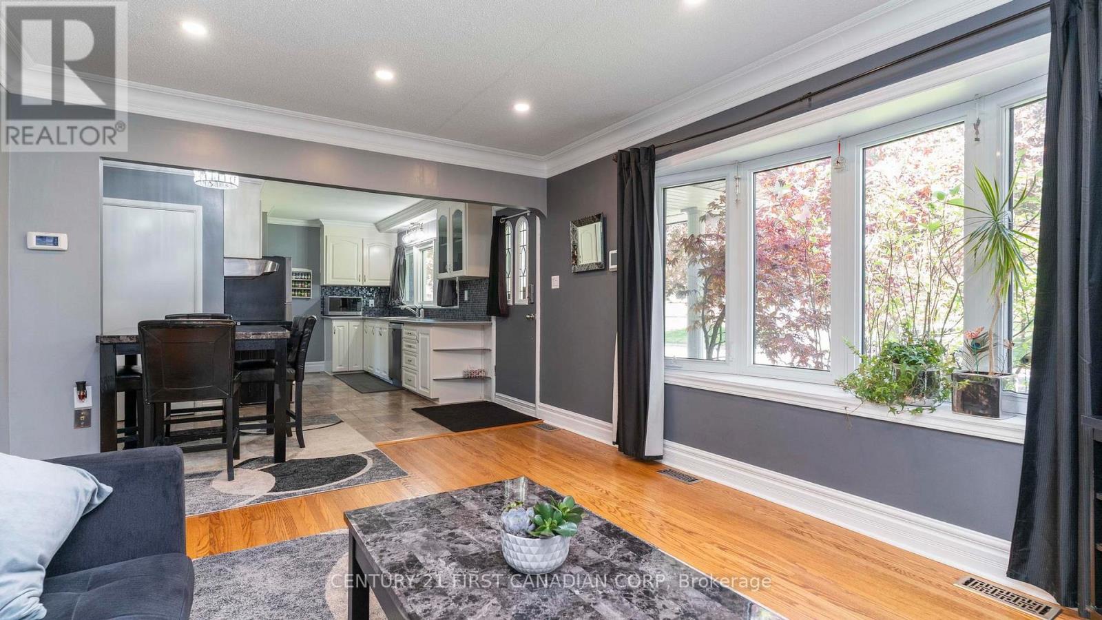 85 ALGONQUIN CRESCENT - 11