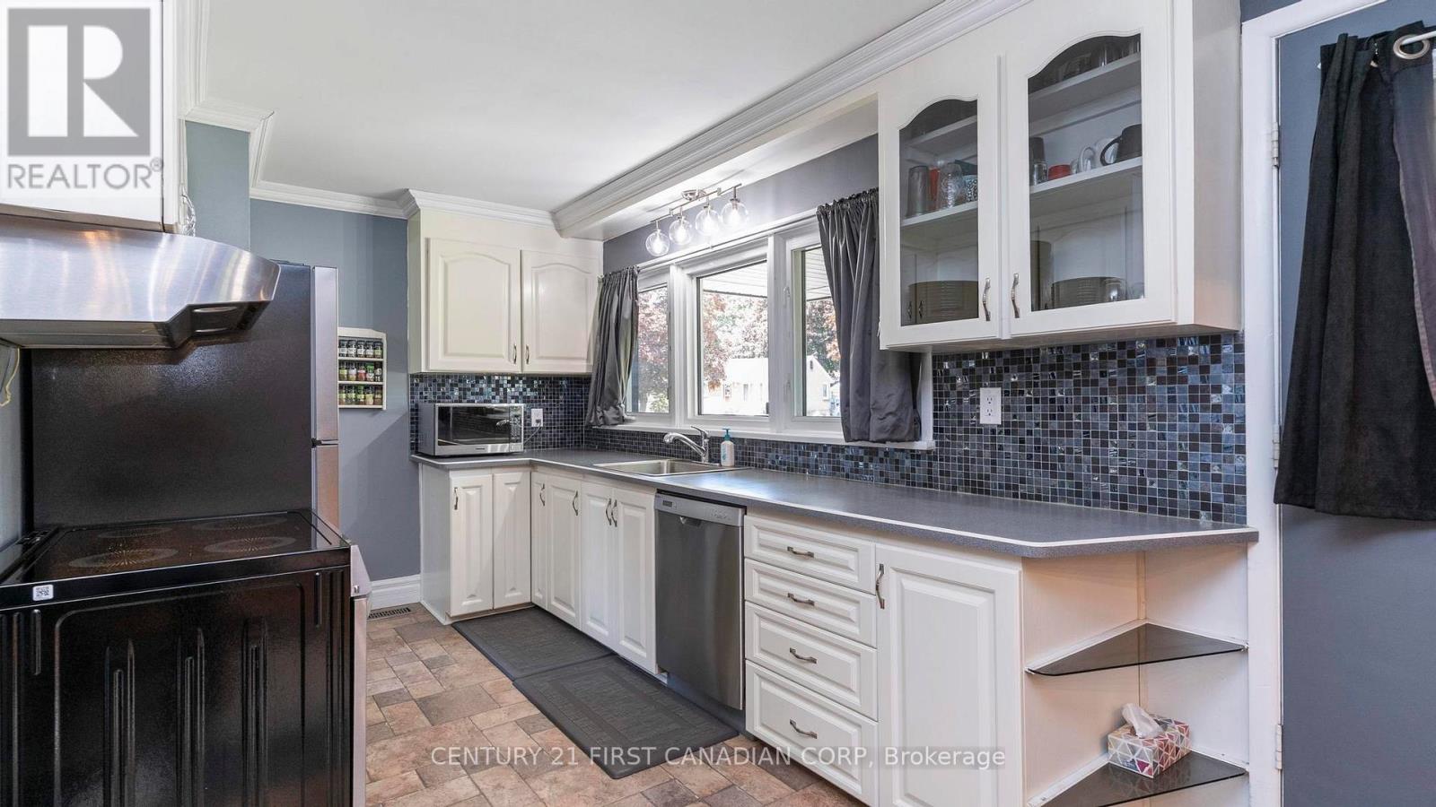 85 ALGONQUIN CRESCENT - 13