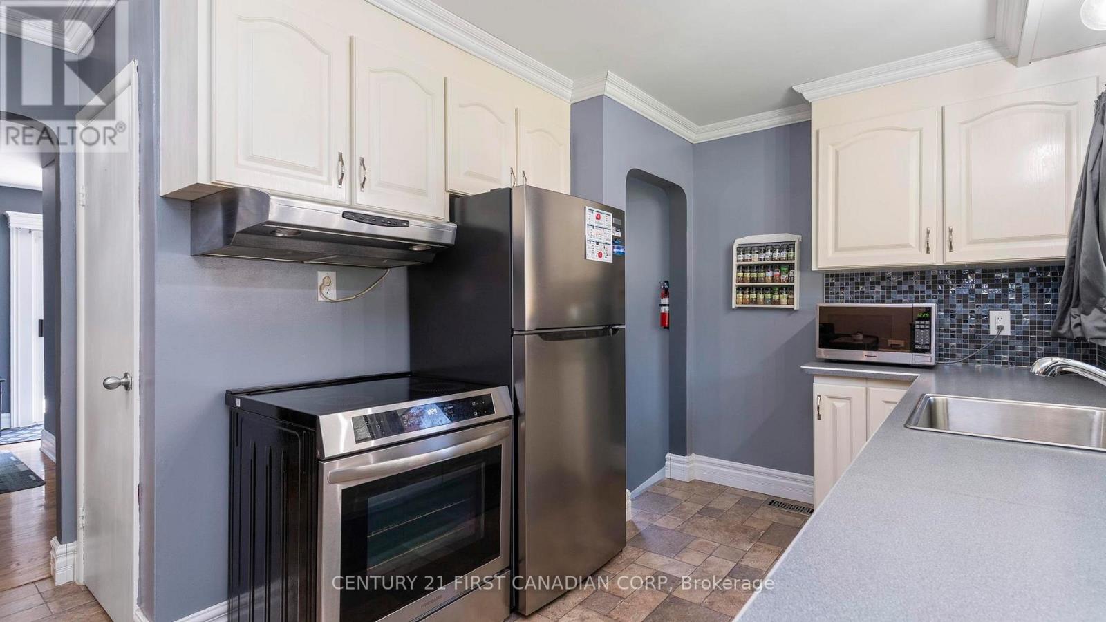 85 ALGONQUIN CRESCENT - 14