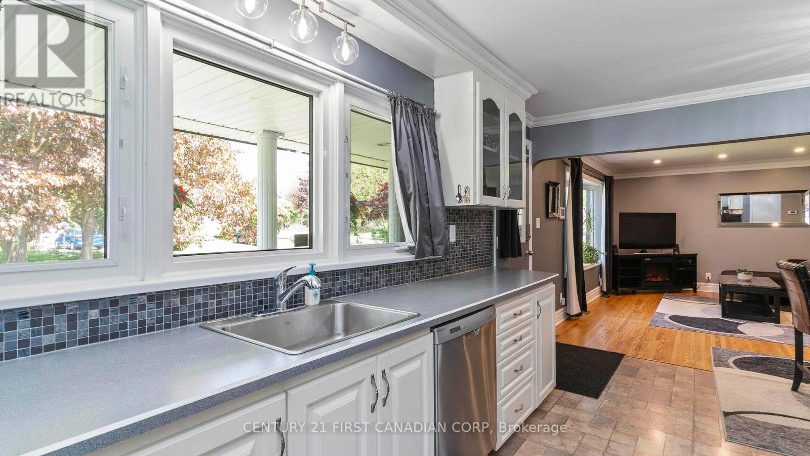 85 ALGONQUIN CRESCENT - 15