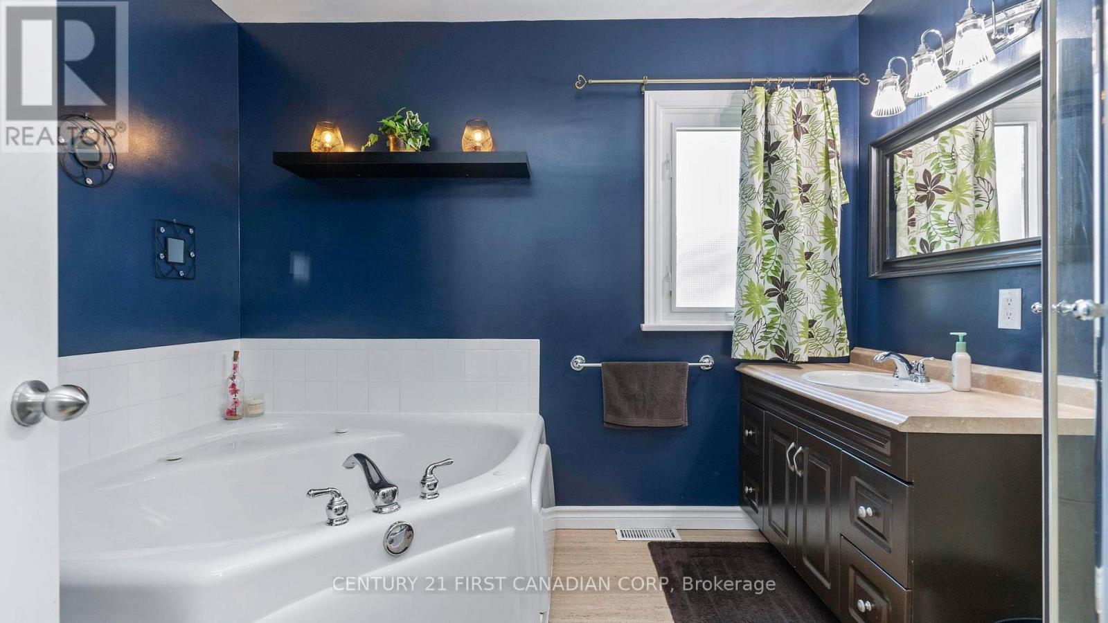 85 ALGONQUIN CRESCENT - 17