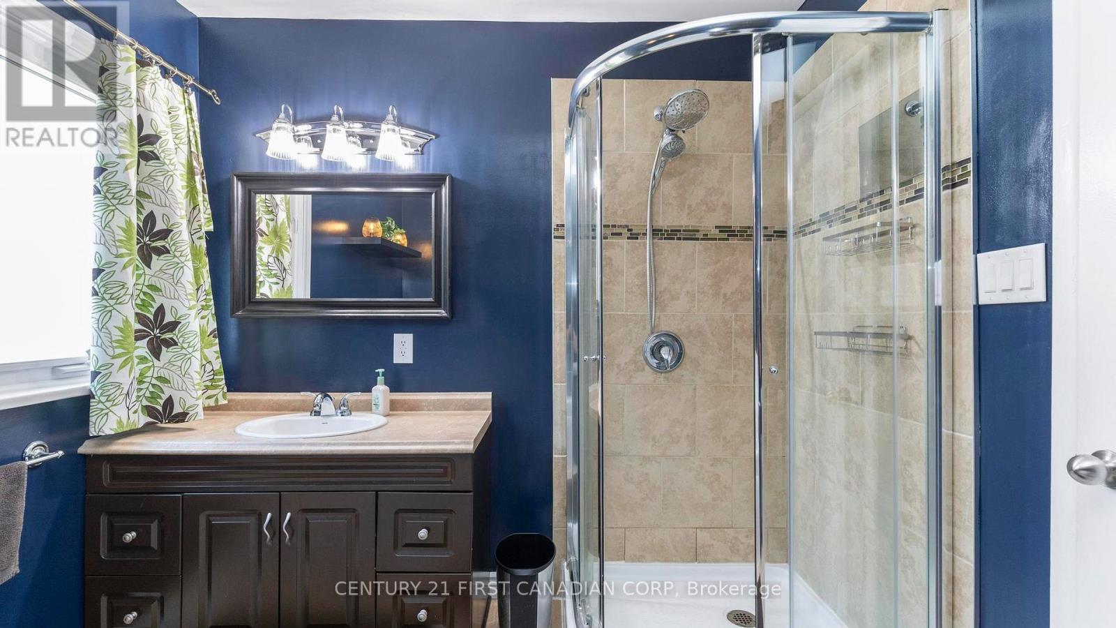 85 ALGONQUIN CRESCENT - 18