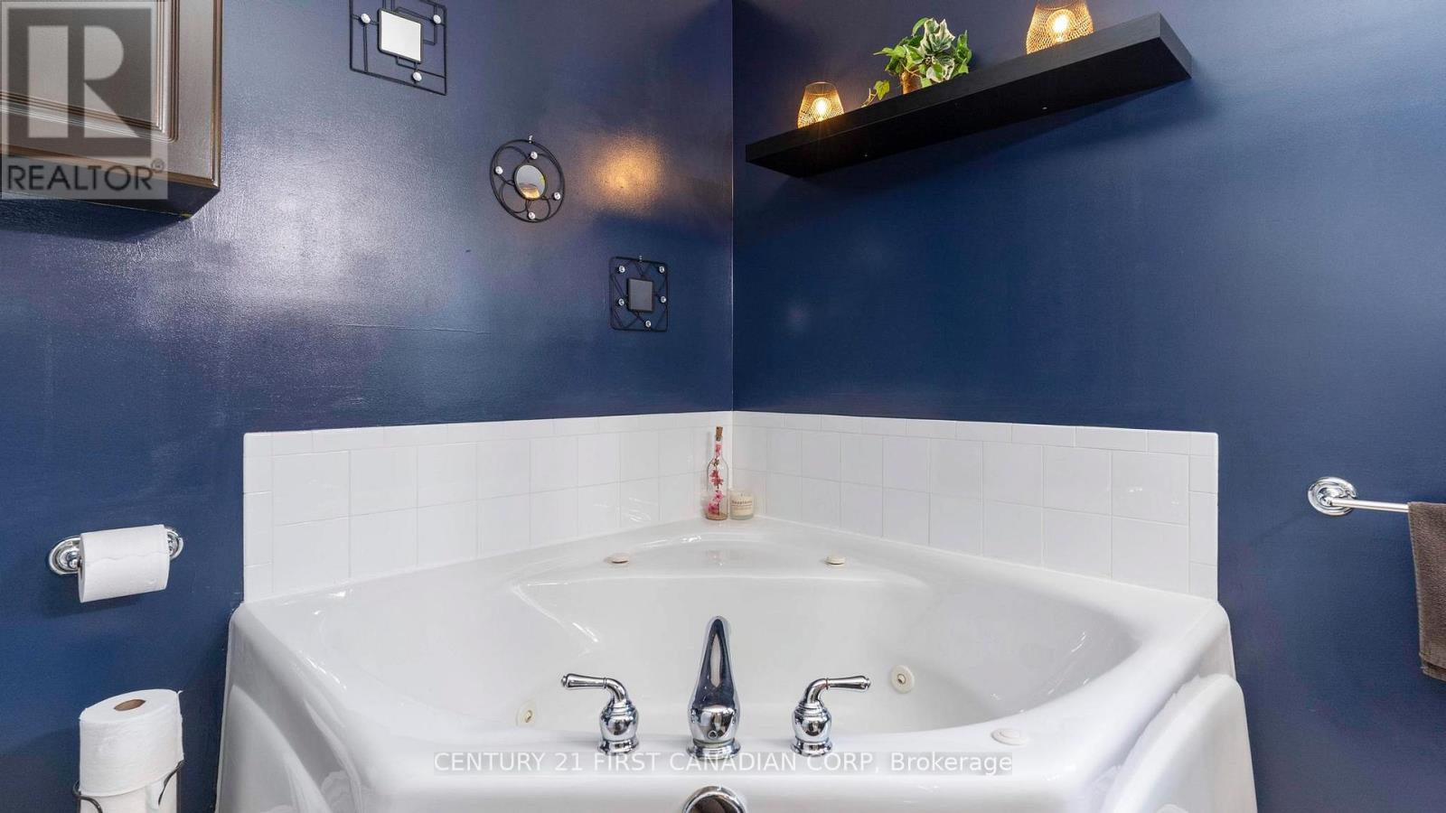 85 ALGONQUIN CRESCENT - 19
