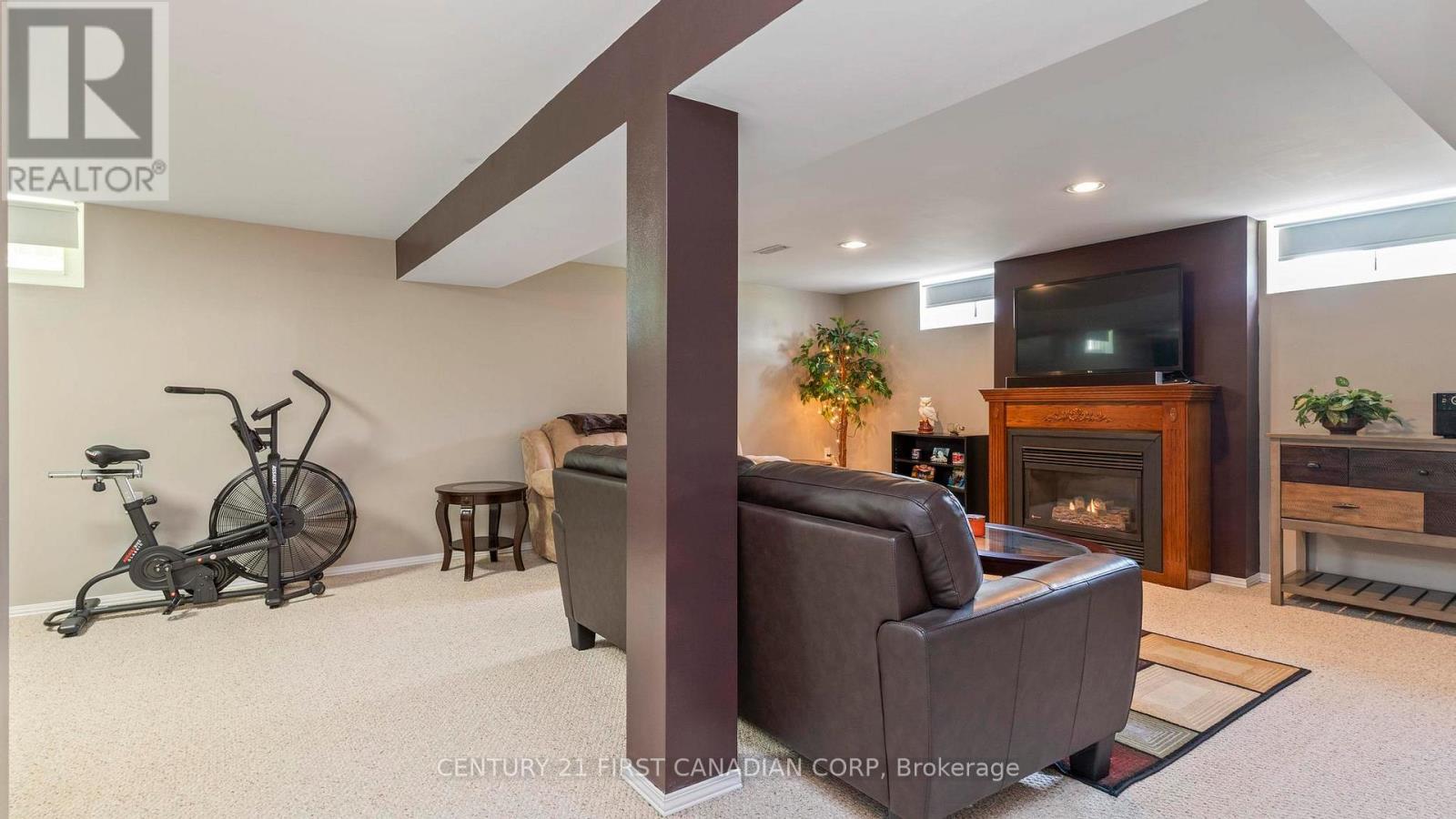 85 ALGONQUIN CRESCENT - 28