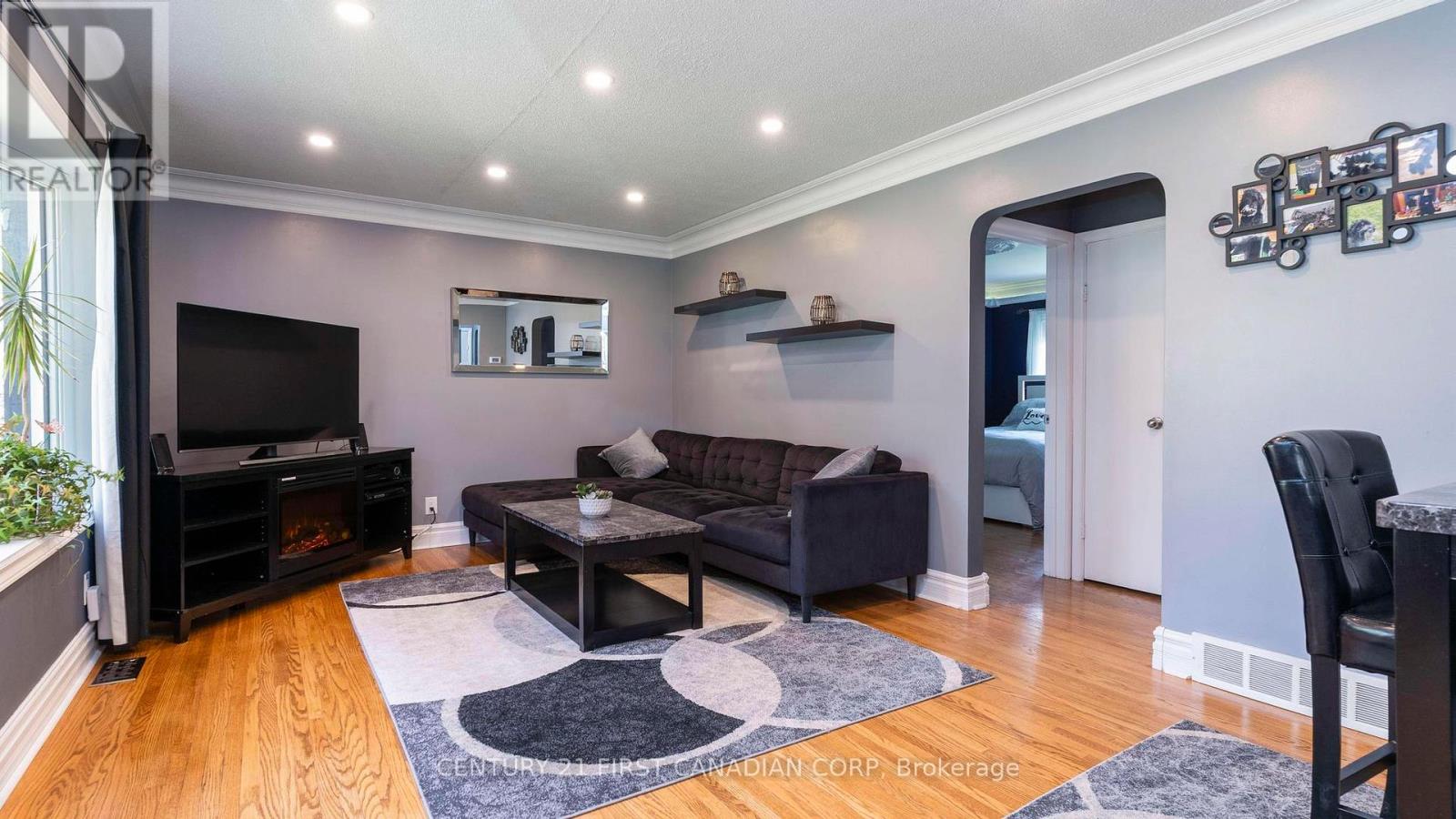 85 ALGONQUIN CRESCENT - 7