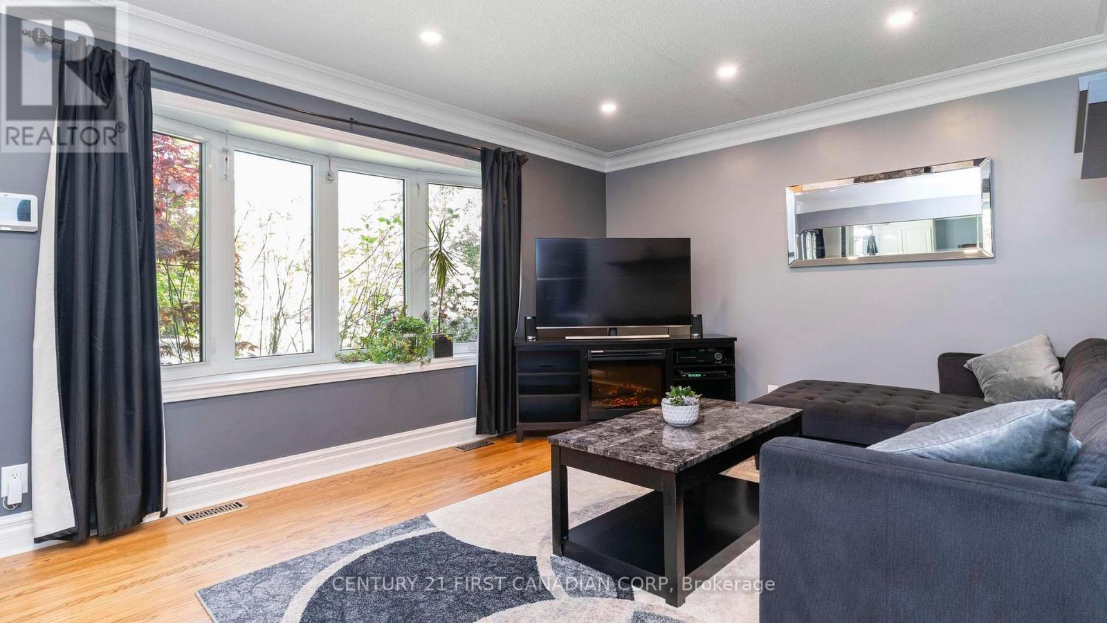 85 ALGONQUIN CRESCENT - 9