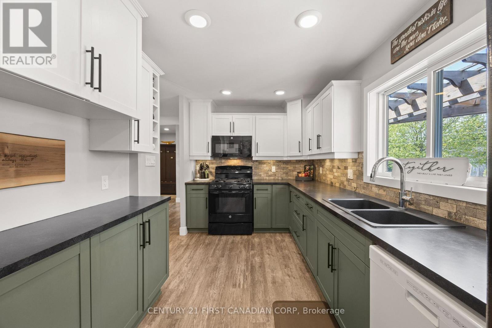 191 PRINCE ALBERT STREET - 12