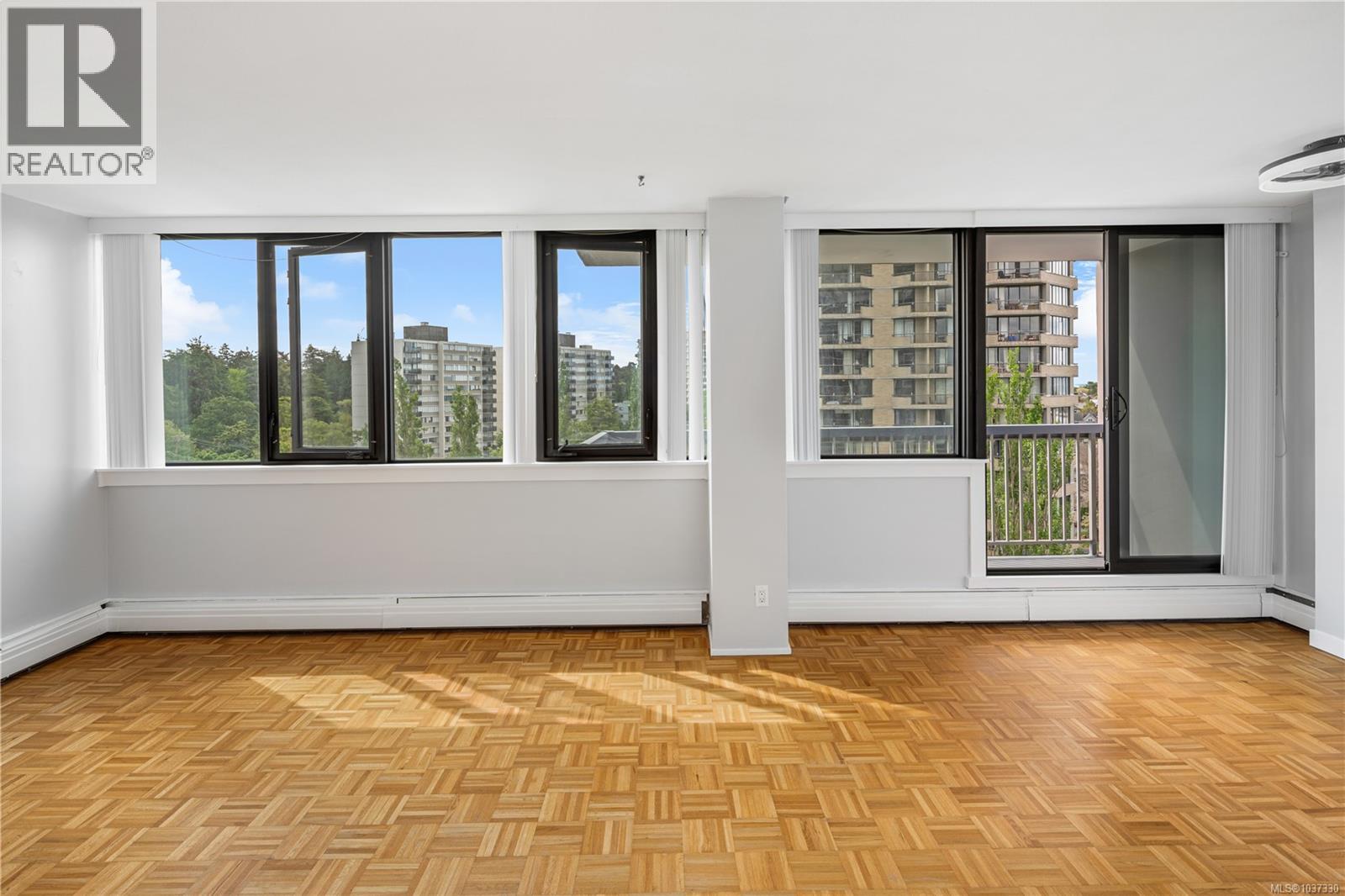 907 647 Michigan St, Victoria