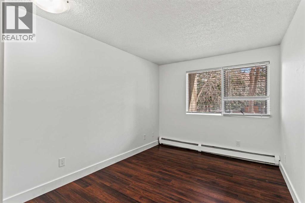#2 219 Village Terrace SW - 15