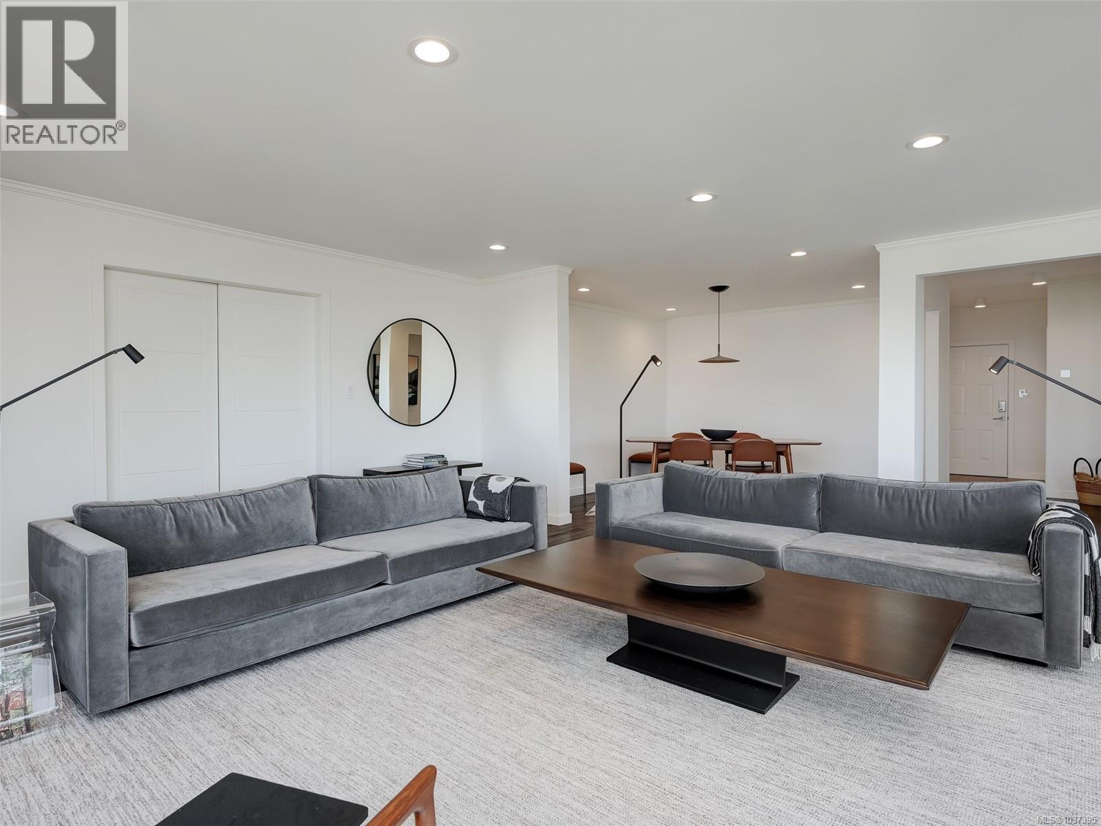 #1 4771 Cordova Bay Rd - 13