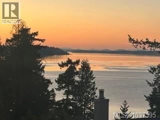 1 4771 Cordova Bay Rd, Saanich