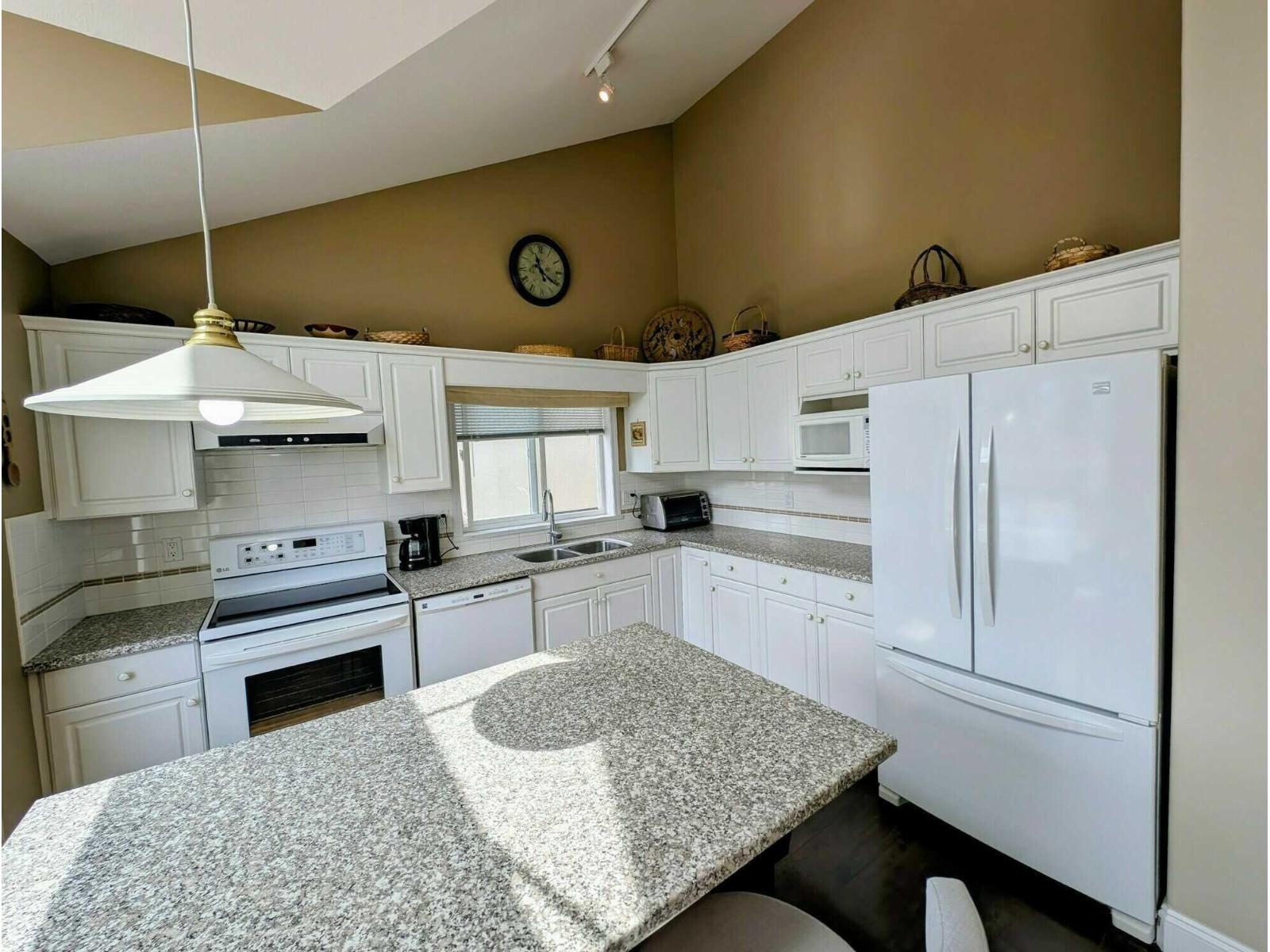 8 8590 SUNRISE DRIVE, Chilliwack Mountain, Chilliwack