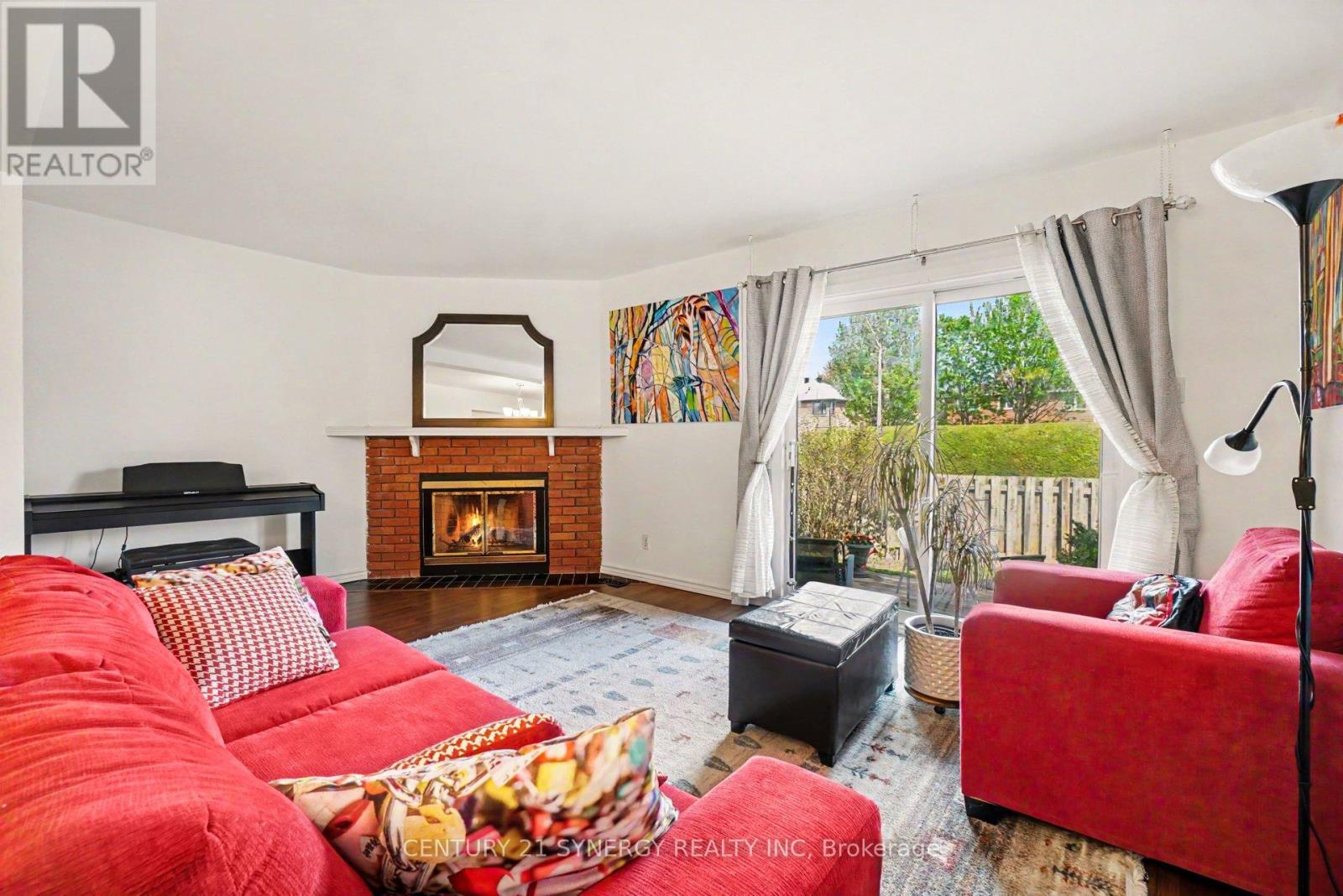 373 MONICA CRESCENT - 14