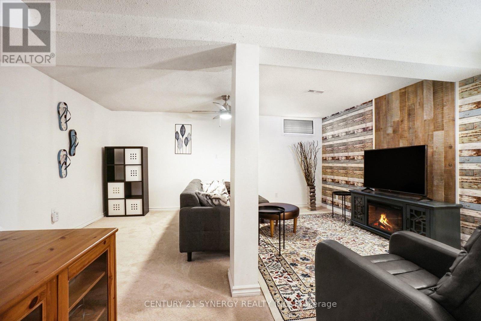373 MONICA CRESCENT - 28