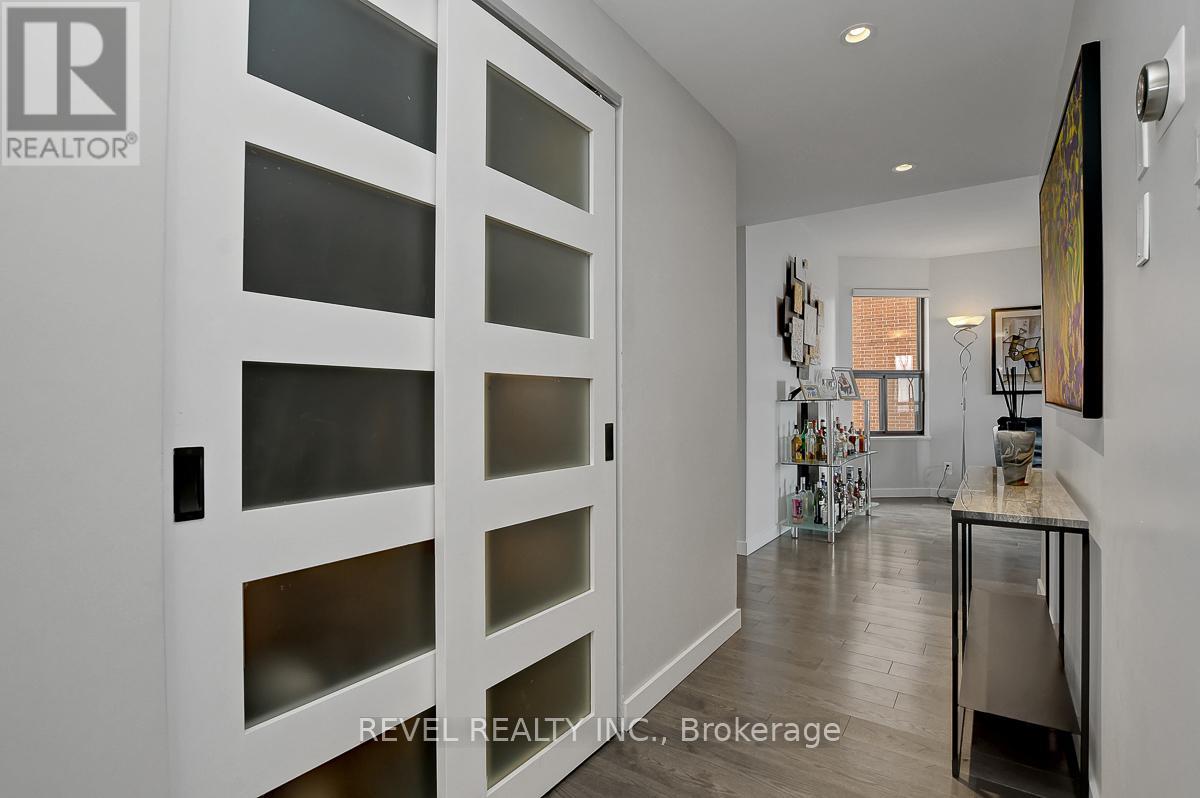 #2101 556 LAURIER AVENUE W - 3