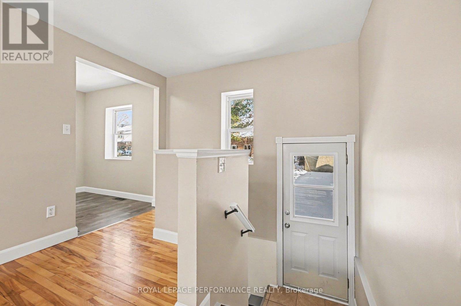 975 SHERIDAN AVENUE - 10