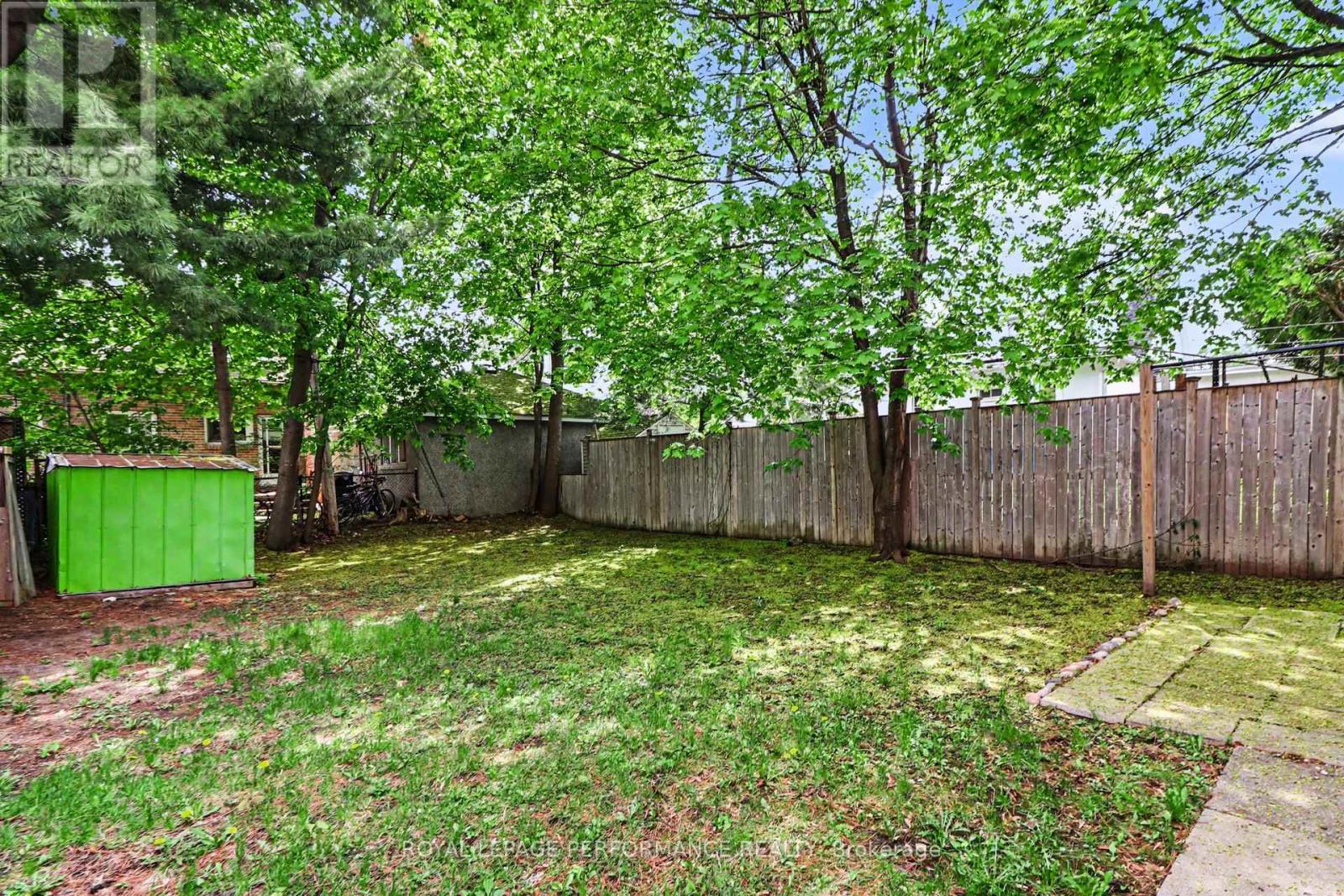 975 SHERIDAN AVENUE - 24