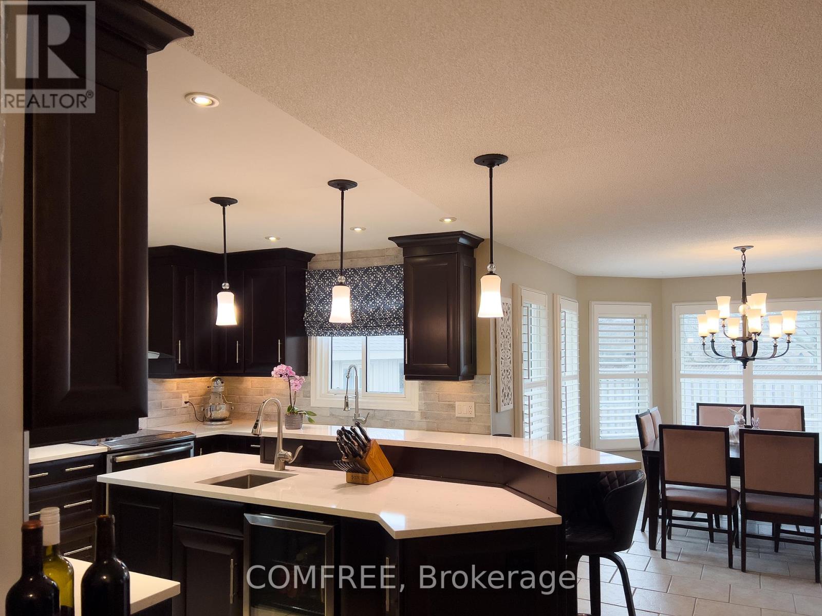 10 ENDICOTT DRIVE - 5