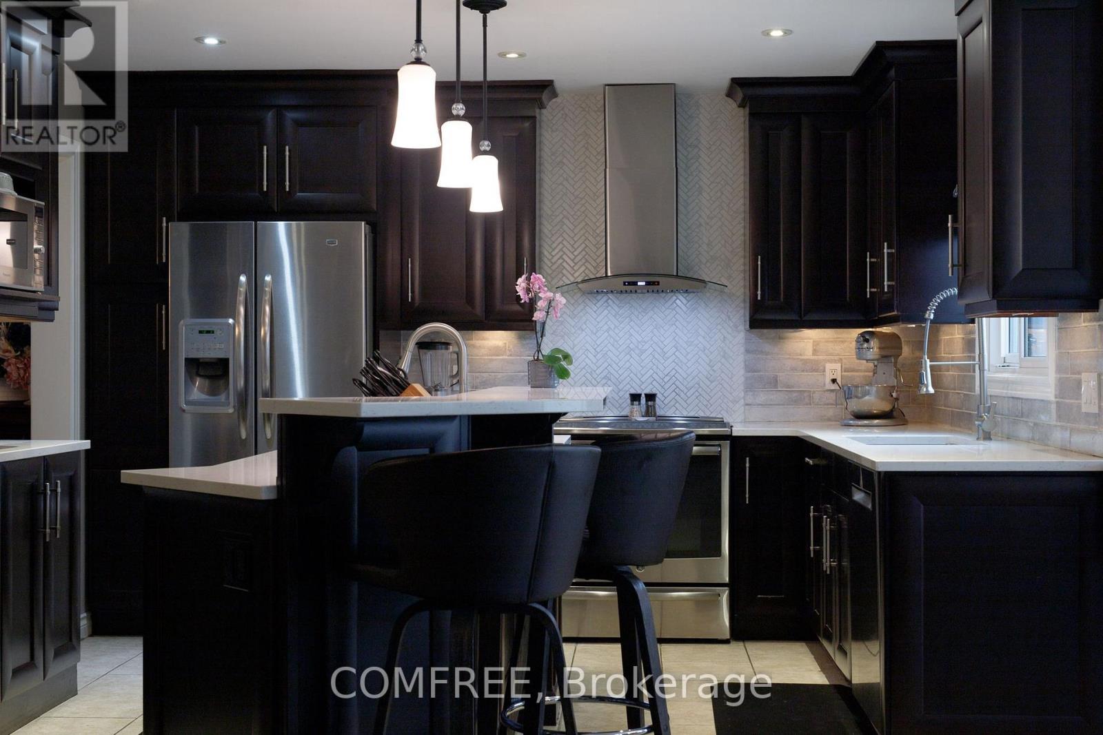 10 ENDICOTT DRIVE - 6