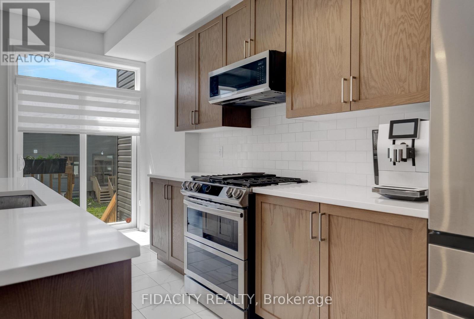 1005 KIJIK CRESCENT - 11