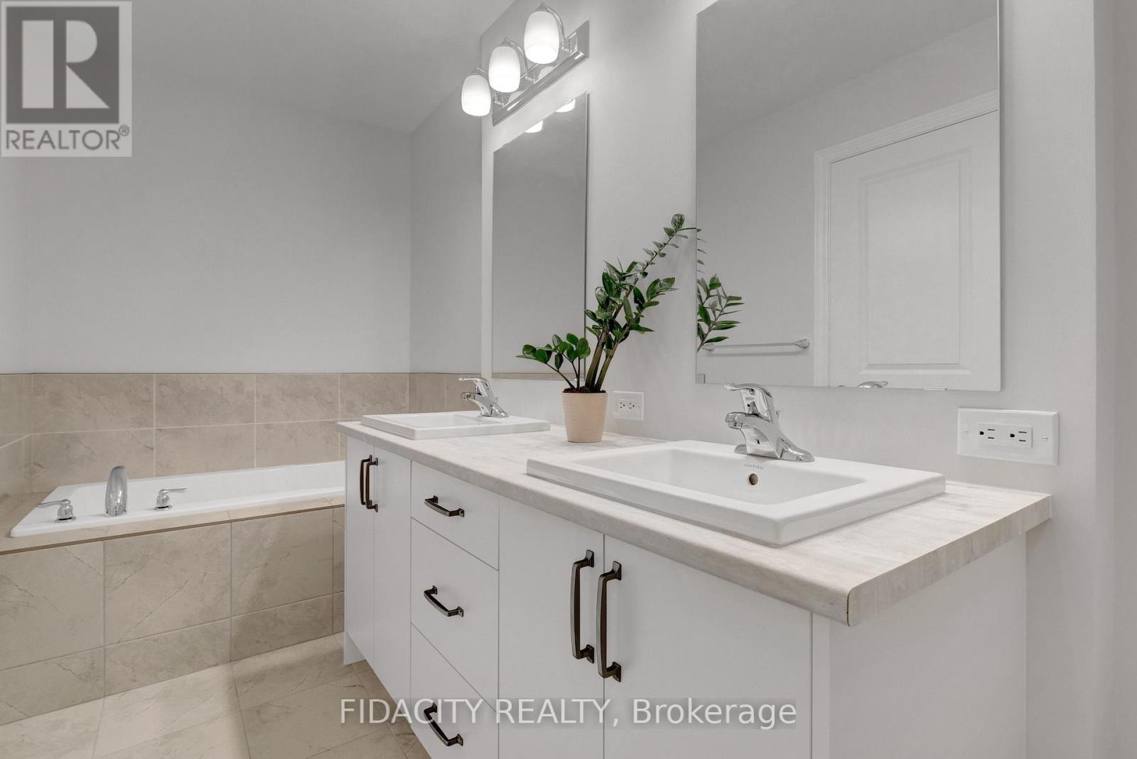1005 KIJIK CRESCENT - 17