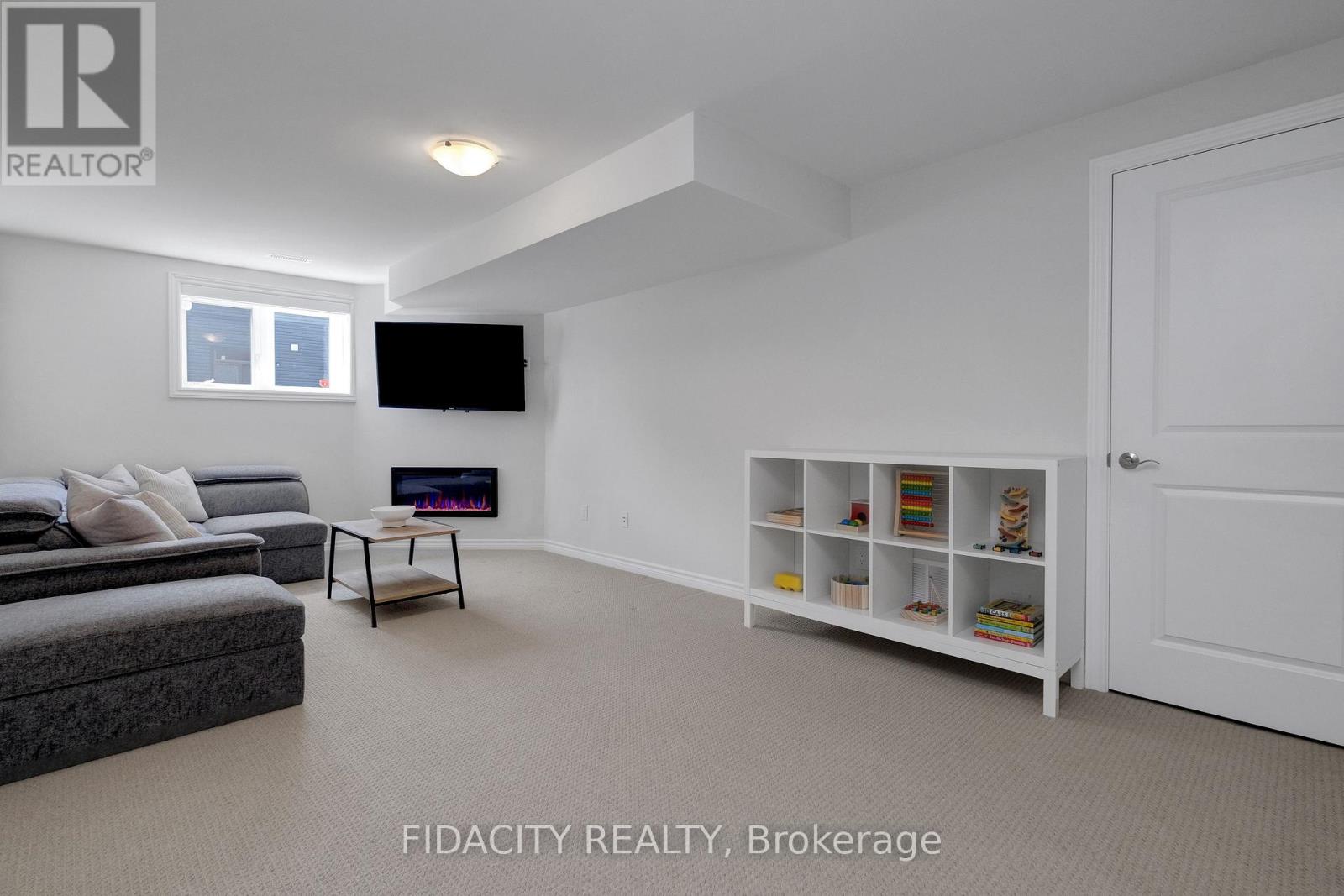 1005 KIJIK CRESCENT - 24