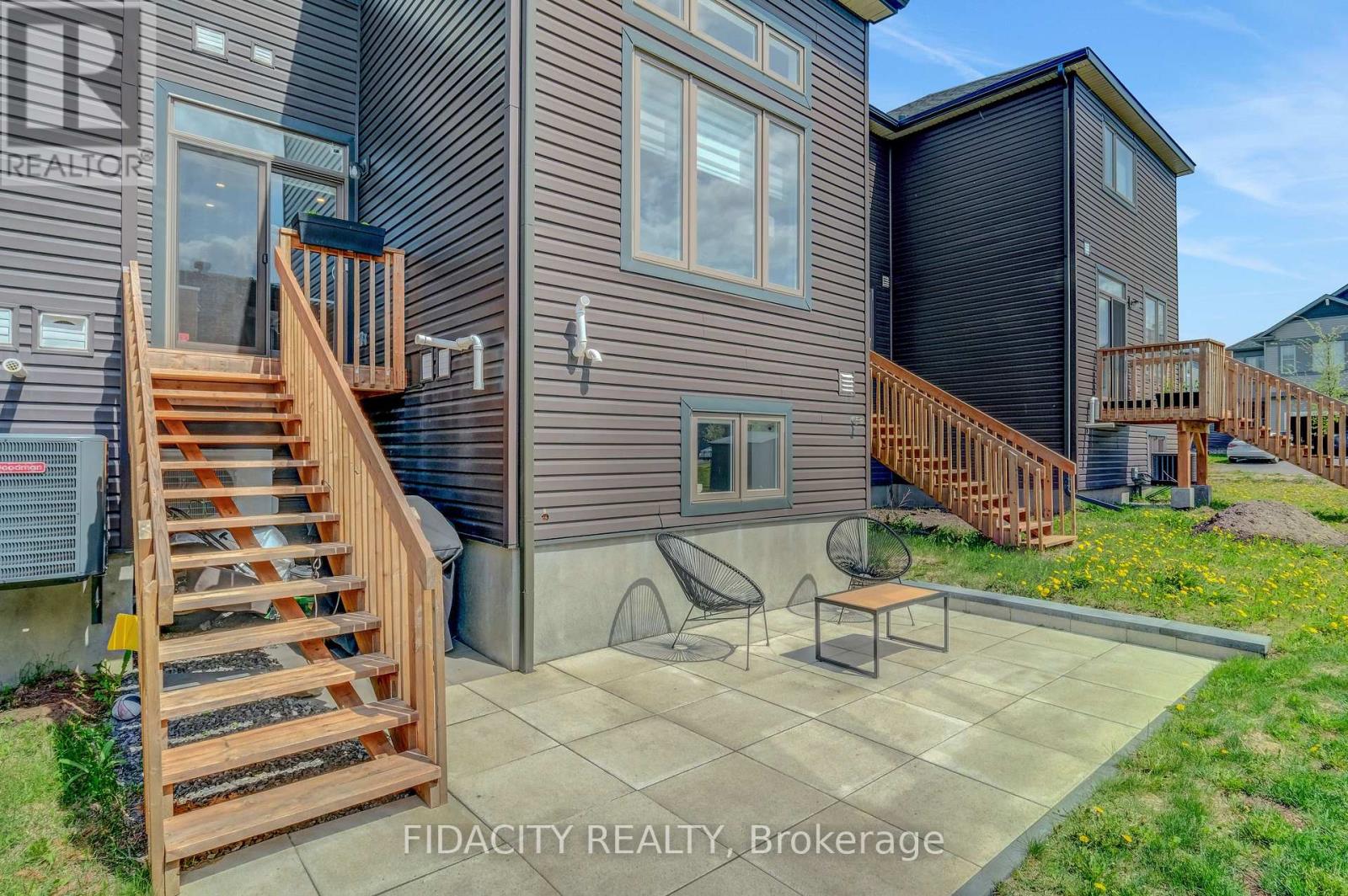 1005 KIJIK CRESCENT - 27