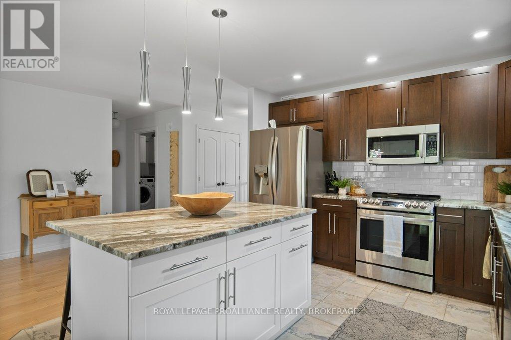 6 ASHWOOD CRESCENT - 13