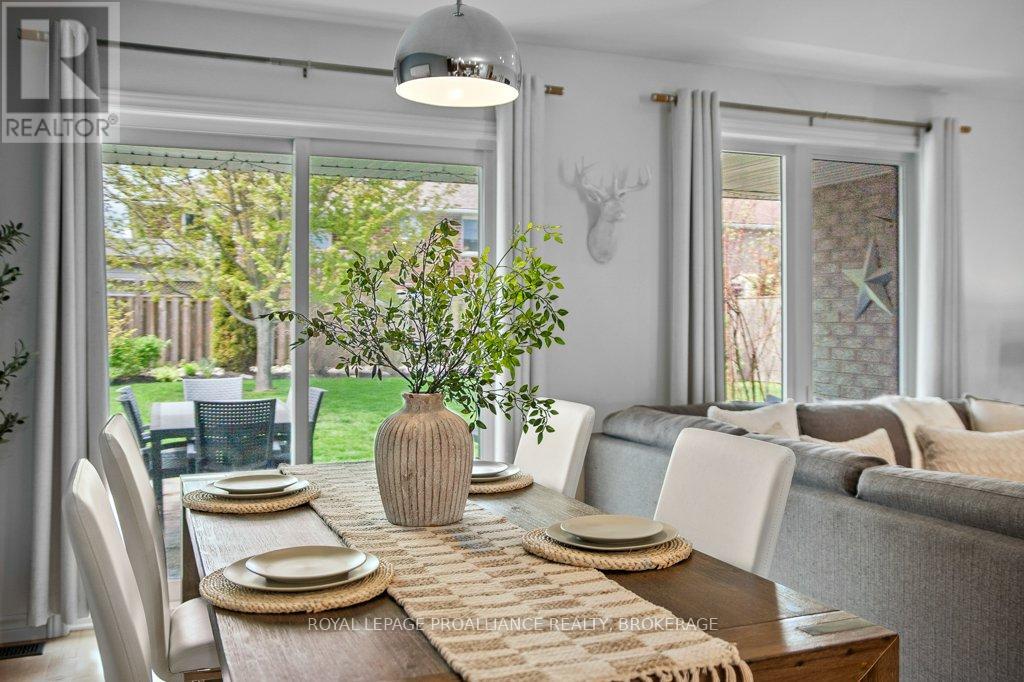 6 ASHWOOD CRESCENT - 14