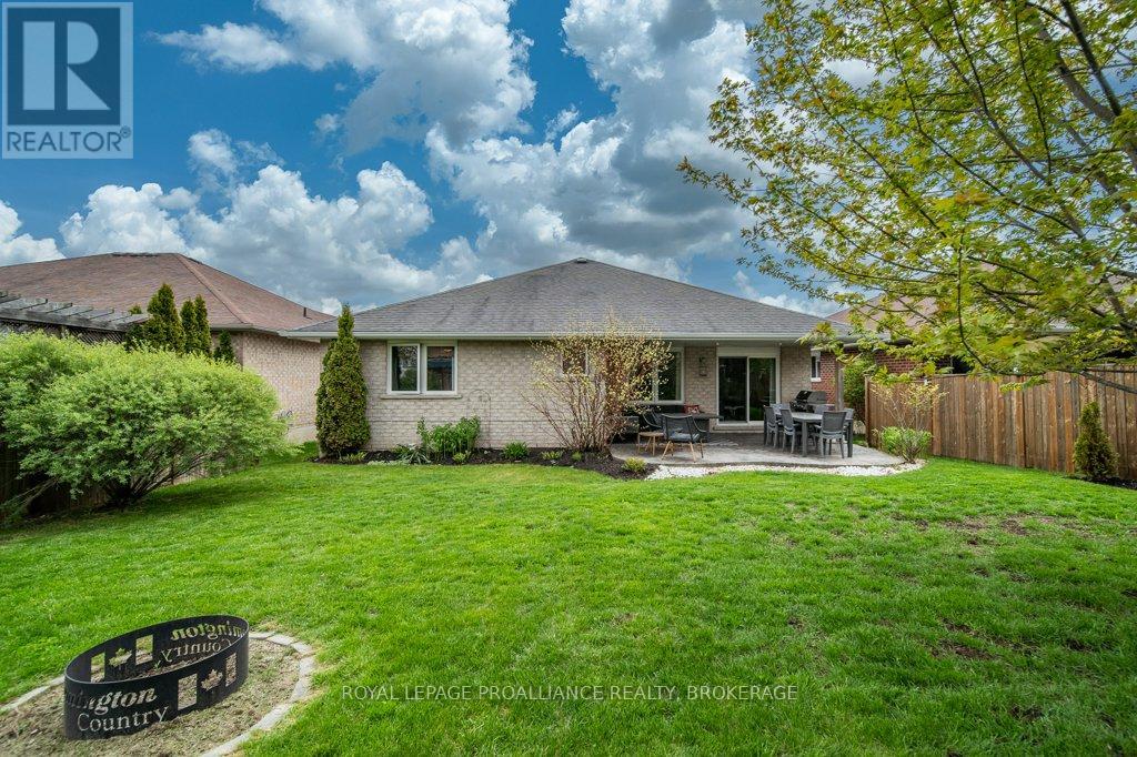 6 ASHWOOD CRESCENT - 38